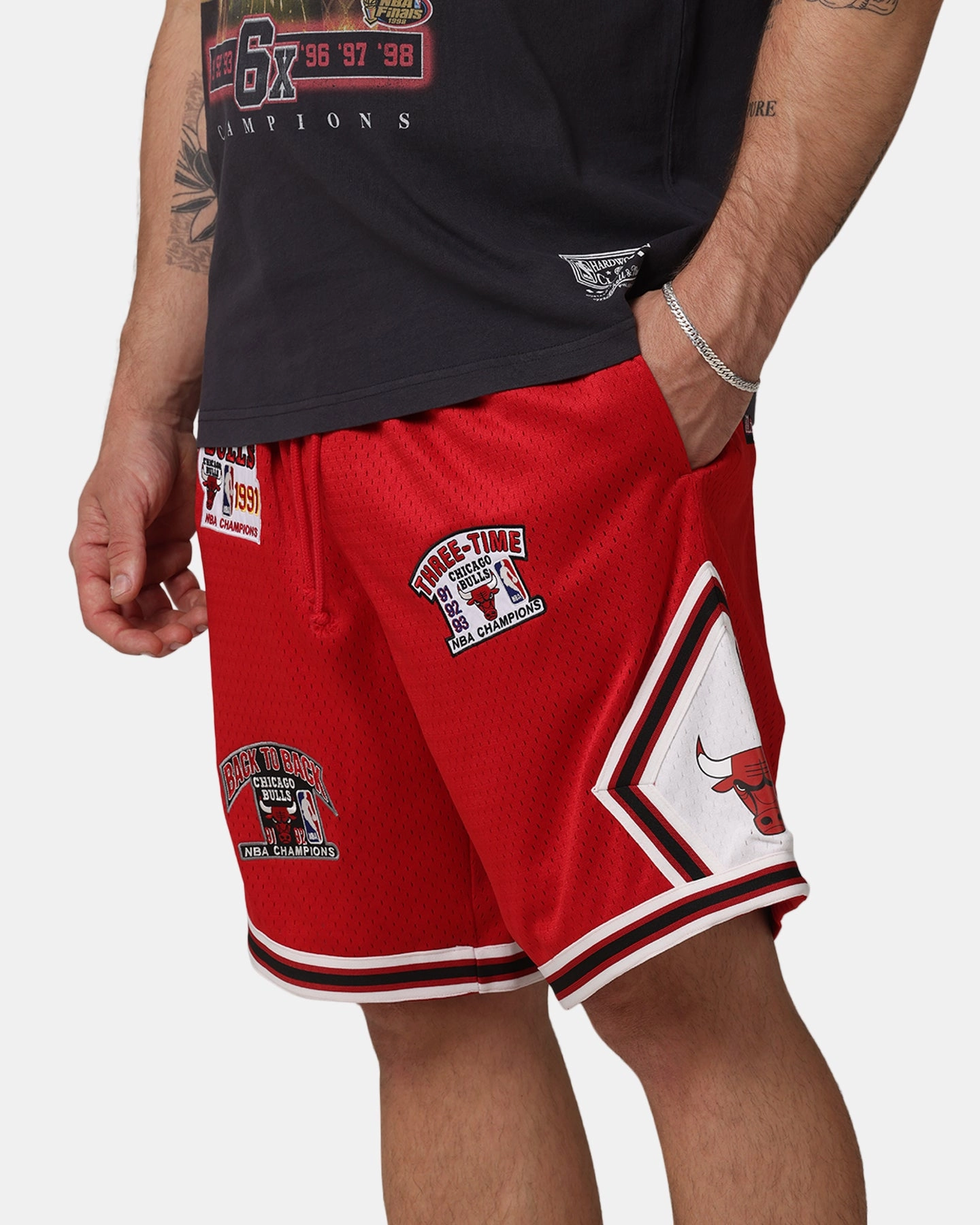 Double Needle Stitching Mitchell & Ness Chicago Bulls 'UNC To Chicago' Champions Shorts Red