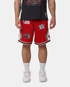 Mitchell & Ness Chicago Bulls 'UNC To Chicago' Champions Shorts Red plain shorts