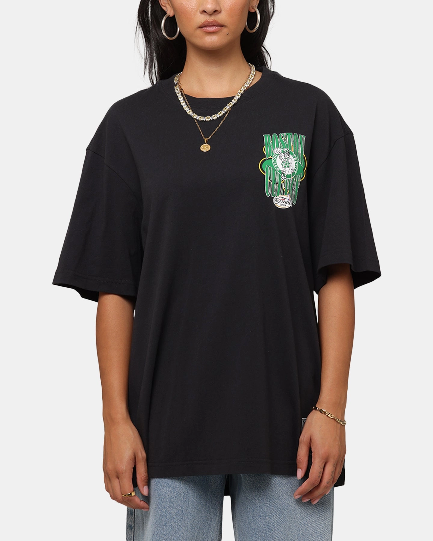 Mitchell & Ness Boston Celtics 18-Time NBA Champions T-Shirt Faded Black Fun and Playful Vintage Wash