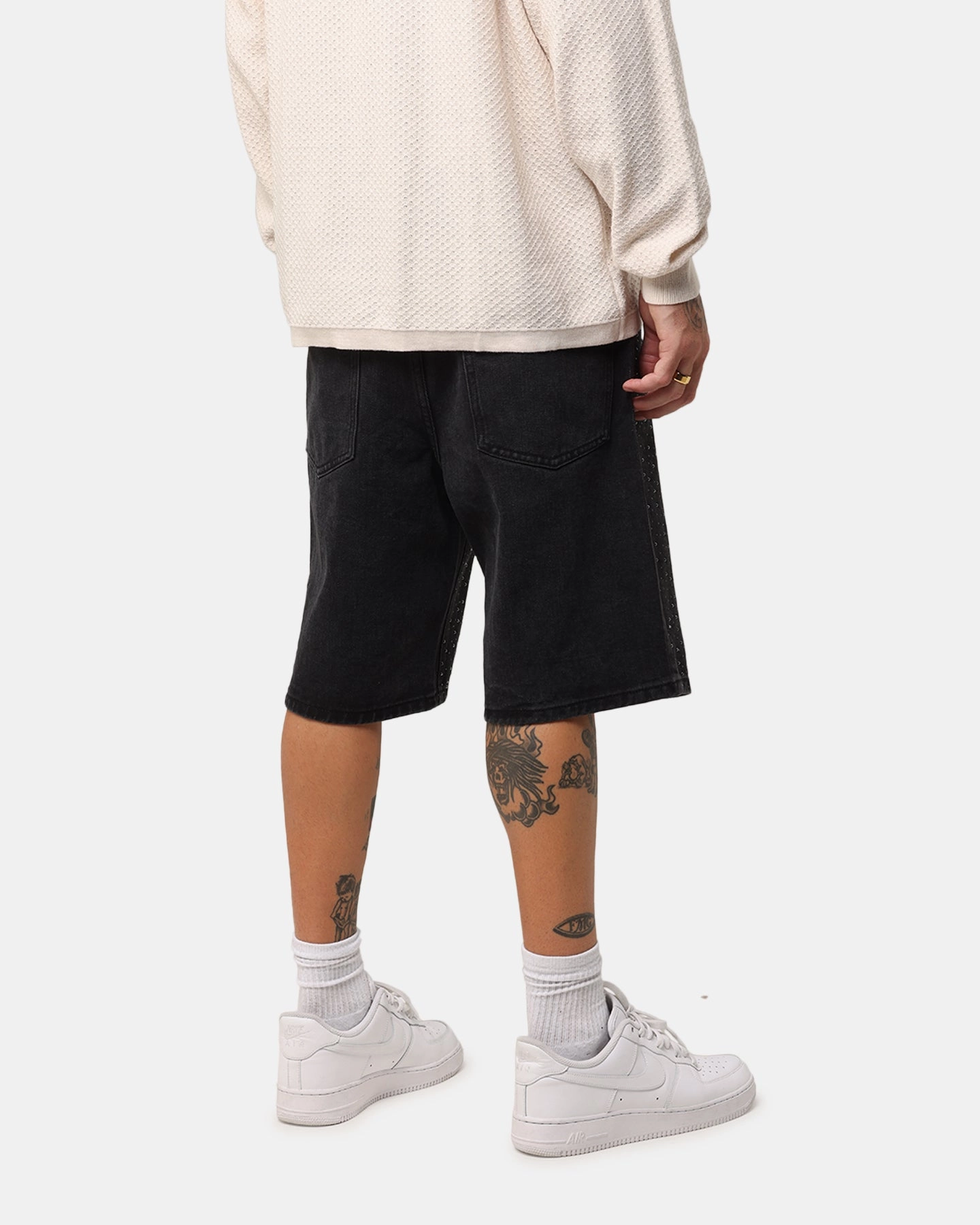 XXIII Diamond Buckle Back Jorts Black Non Binding Waistline