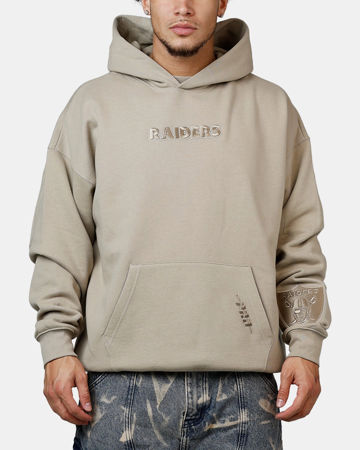Pro Standard Las Vegas Raiders Wingspan Hoodie Taupe Tradition
