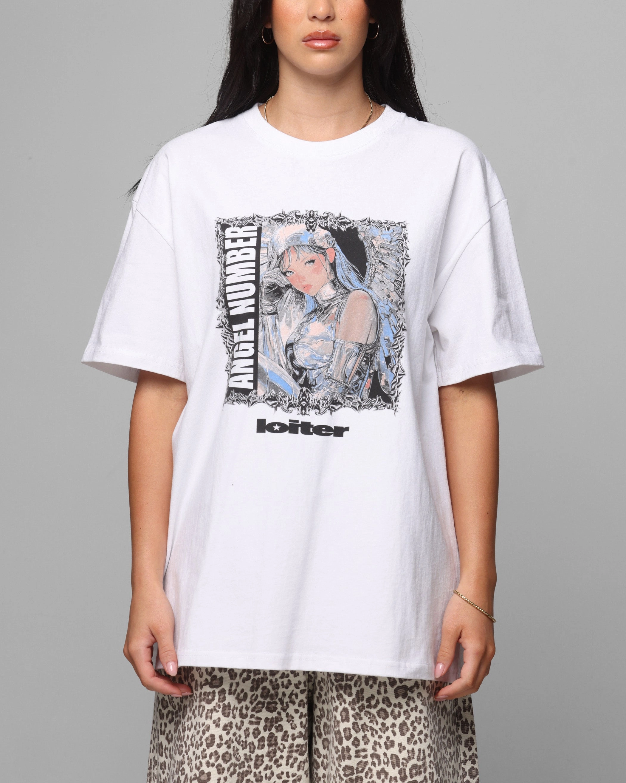 Simple Wear Loiter Angel Number T-Shirt White