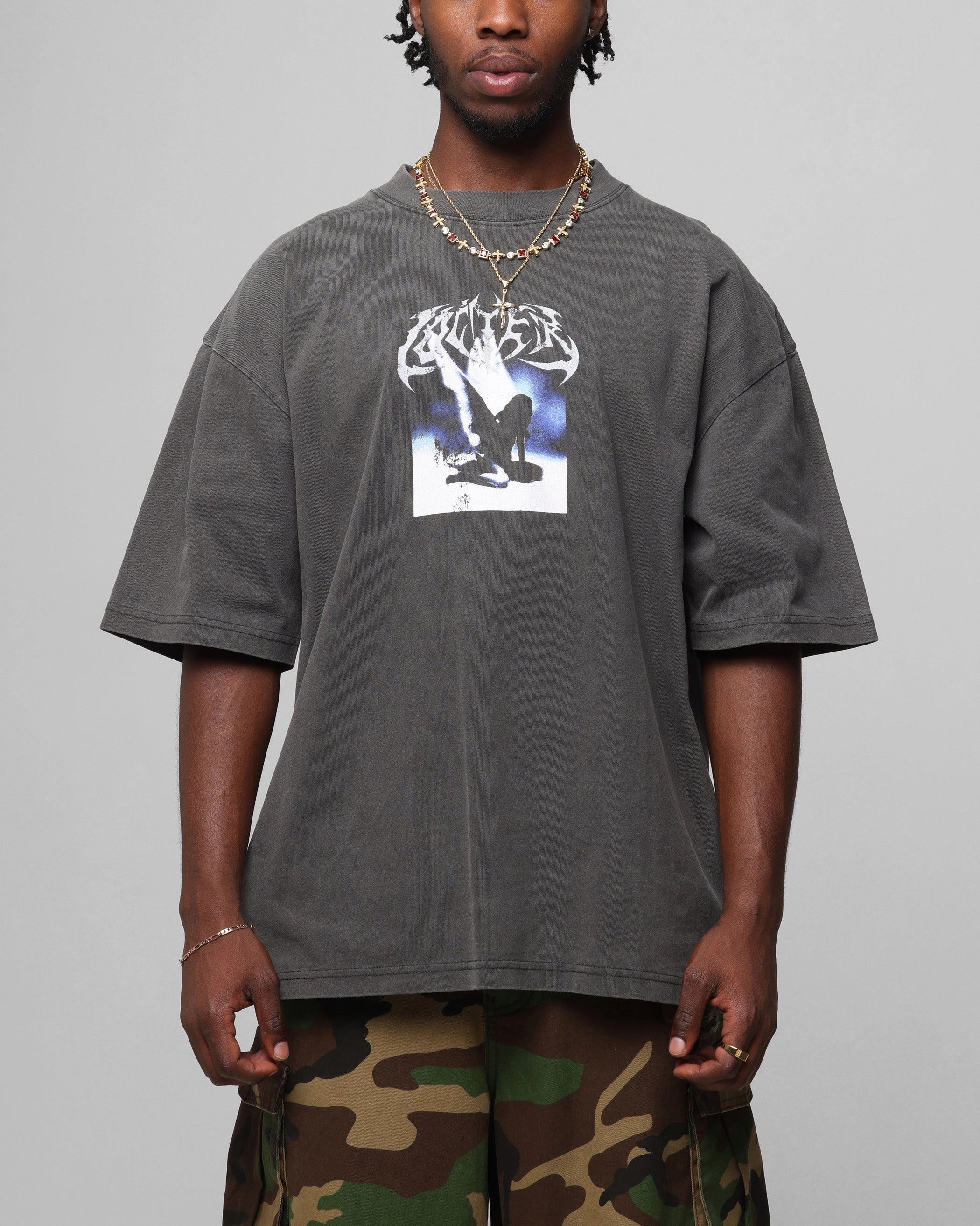 Raw Hem Finish Loiter Angel Number Vintage T-Shirt Charcoal