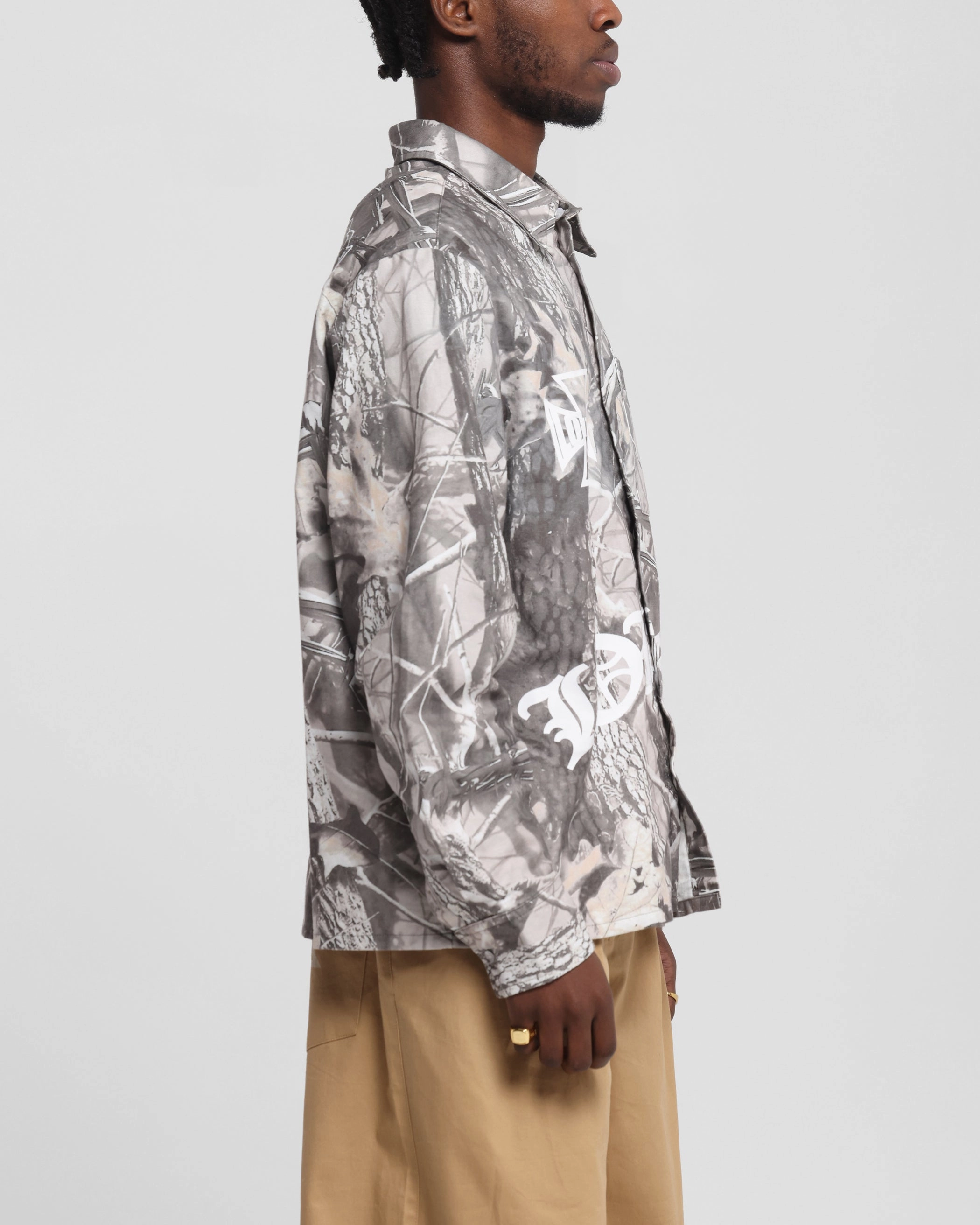Multi Pocket Design Polka Dot Loiter Chopper Long Sleeve Shirt Real Tree Camo