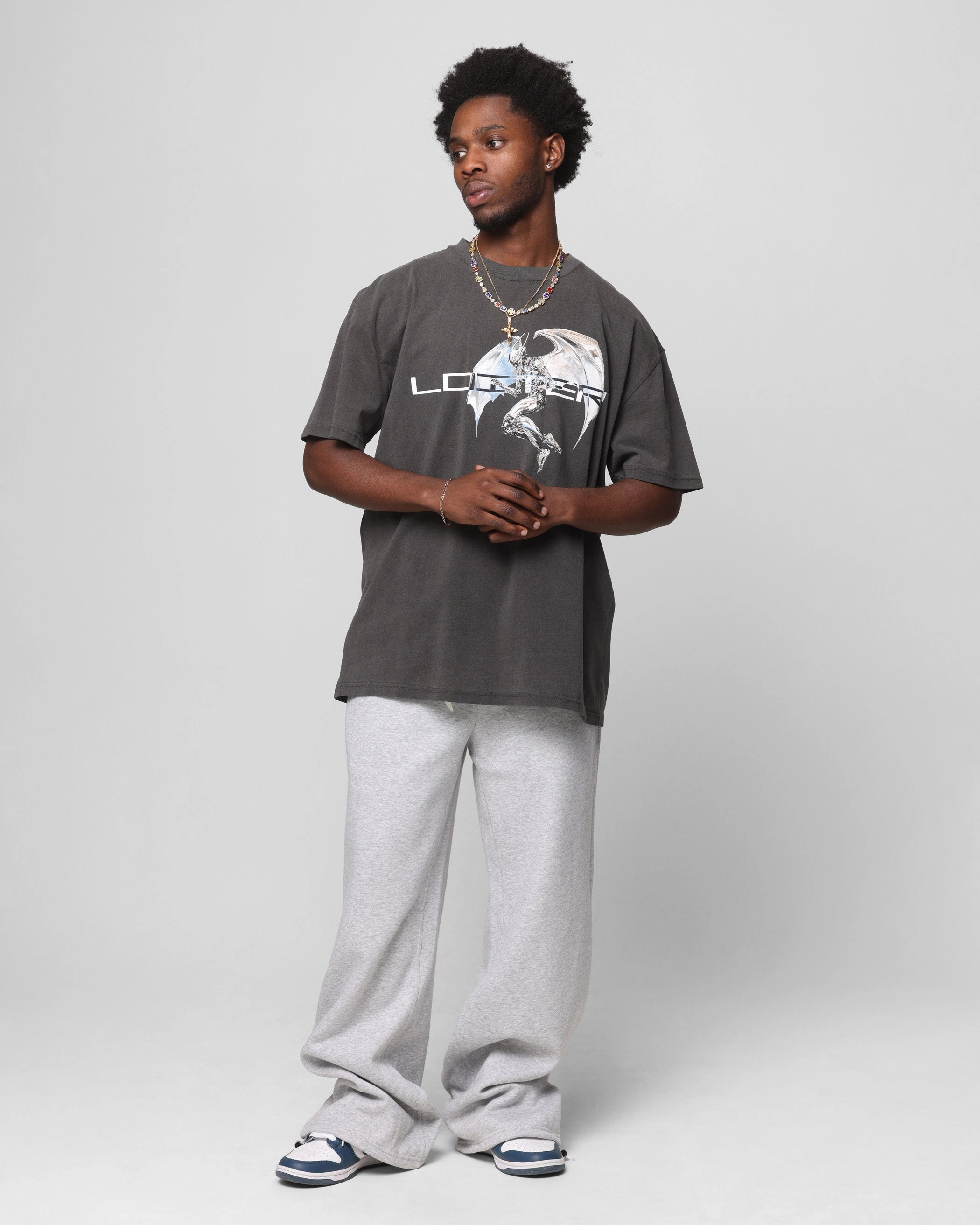 Floral Pattern All-Season Comfort Loiter Chrome Deceiver T-Shirt Black Wash
