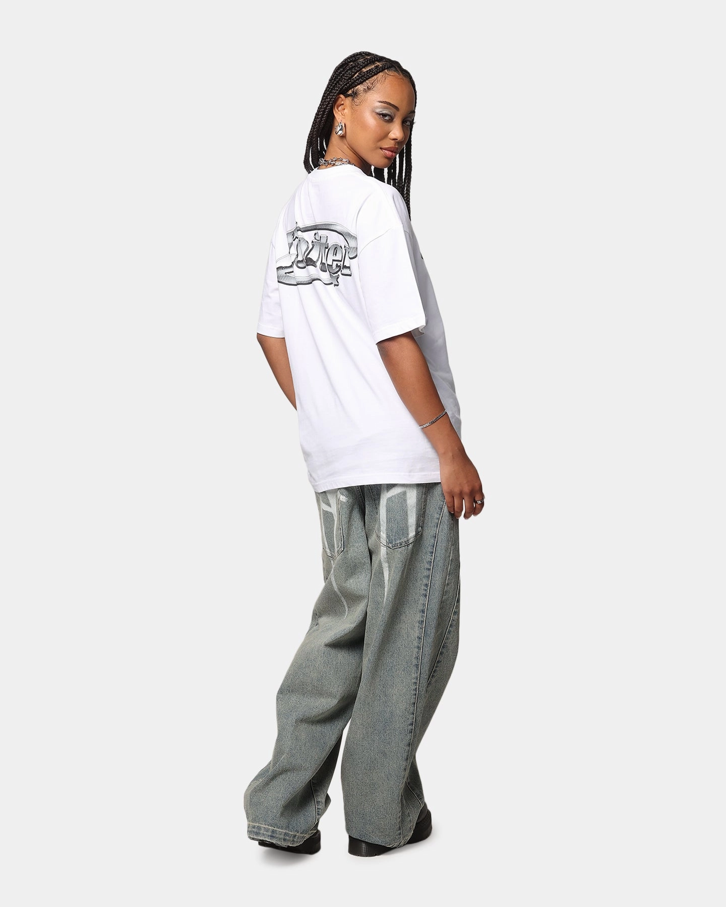 Light Fit Unisex Core Loiter Chrome Logo T-Shirt White