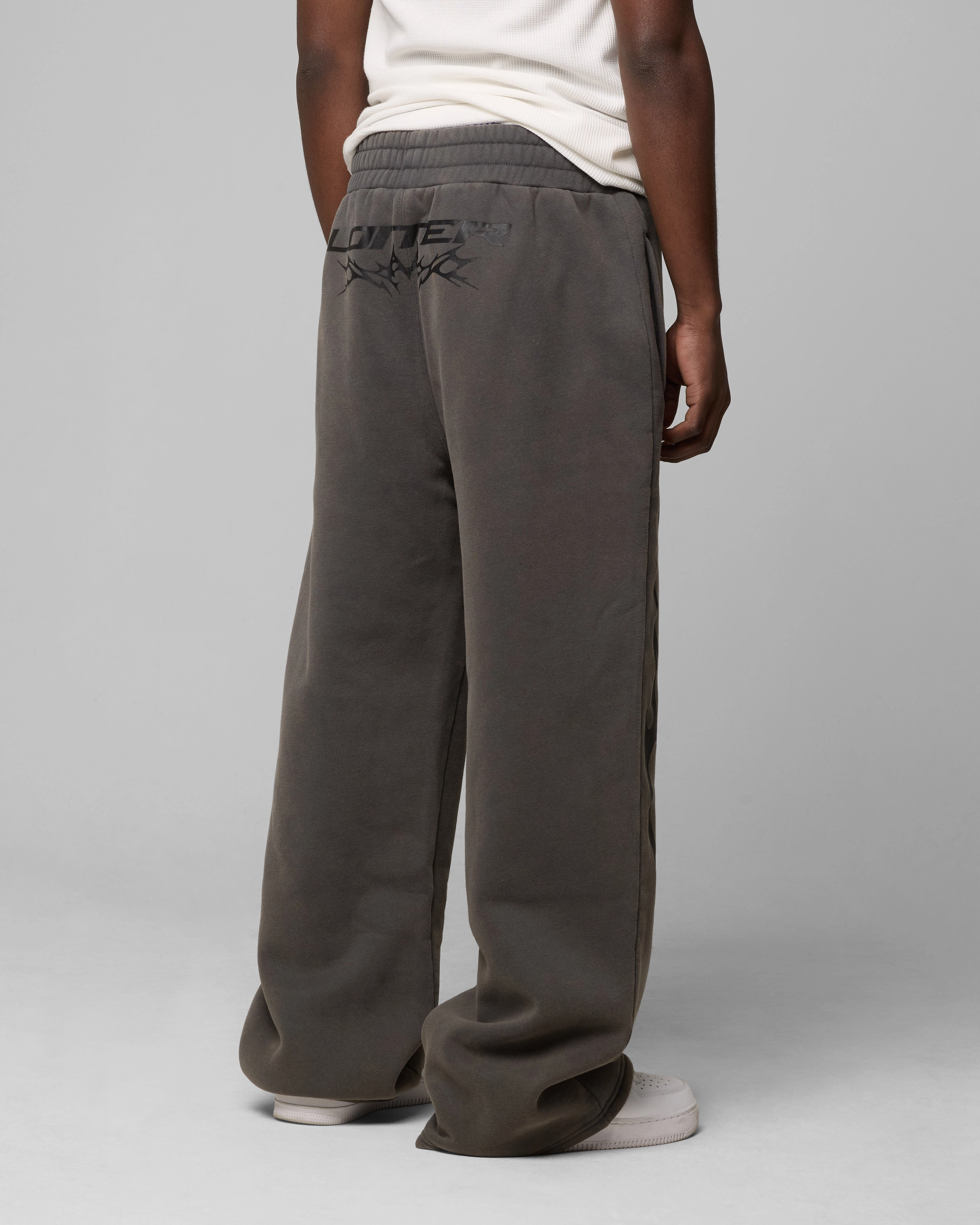 Low Profile Design Barrel Waist Loiter Cyber Sweat Pants Charcoal
