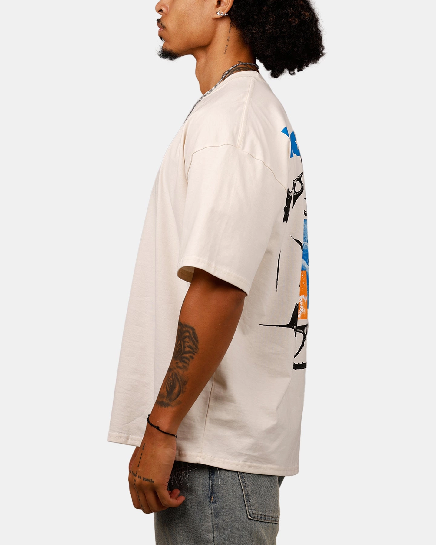 Sporty Design Loiter Empire T-Shirt Off White