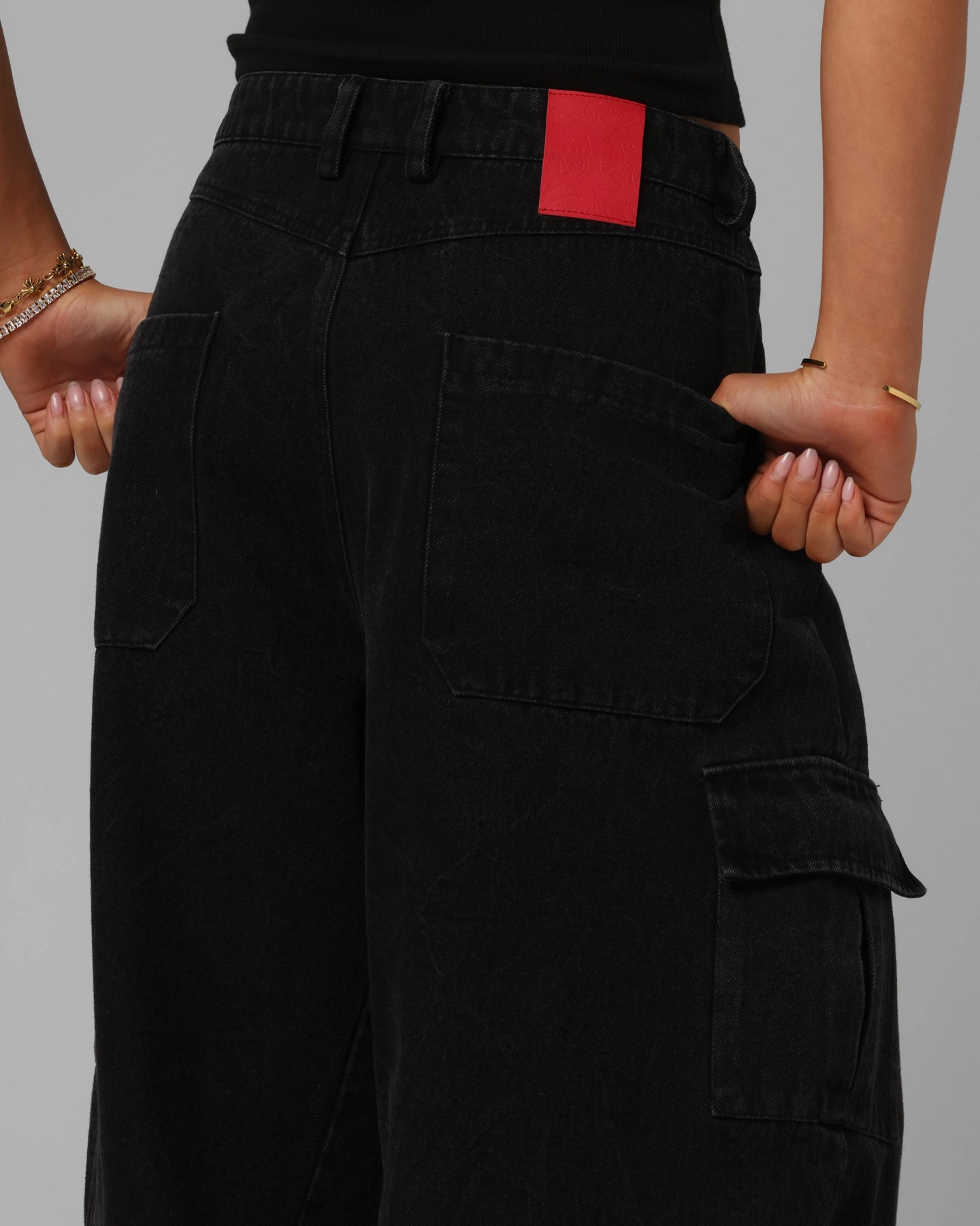 Loiter F-16 Balloon Cargo Pants Black Flexible Design