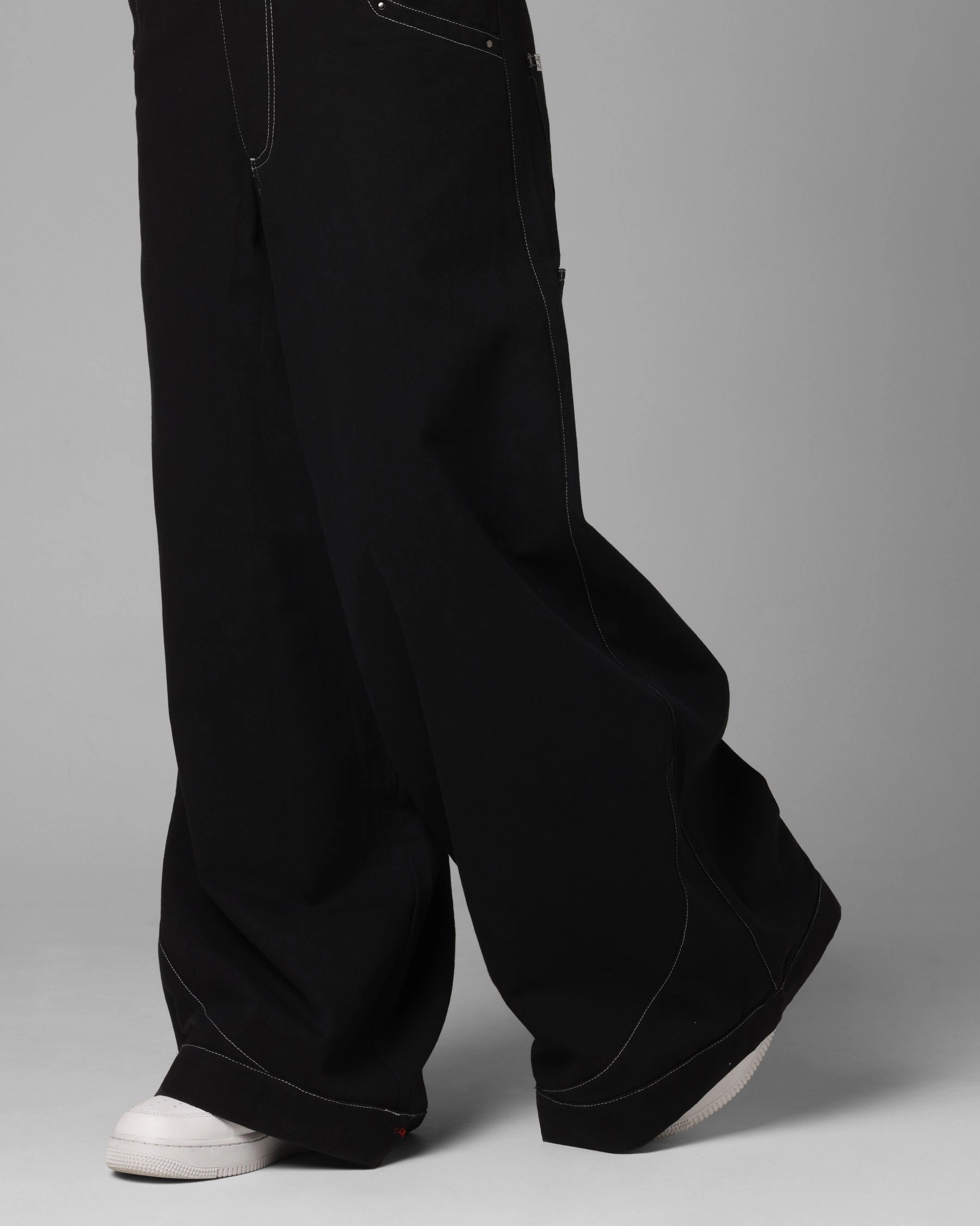 Everyday Shopping Day Simple Comfort Loiter F-22 Raver Jeans Black