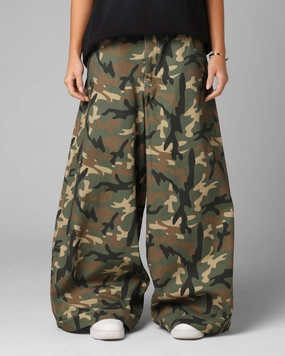 Loiter F-22 Raver Jeans Woodland Camo Premium Outdoor Enthusiast