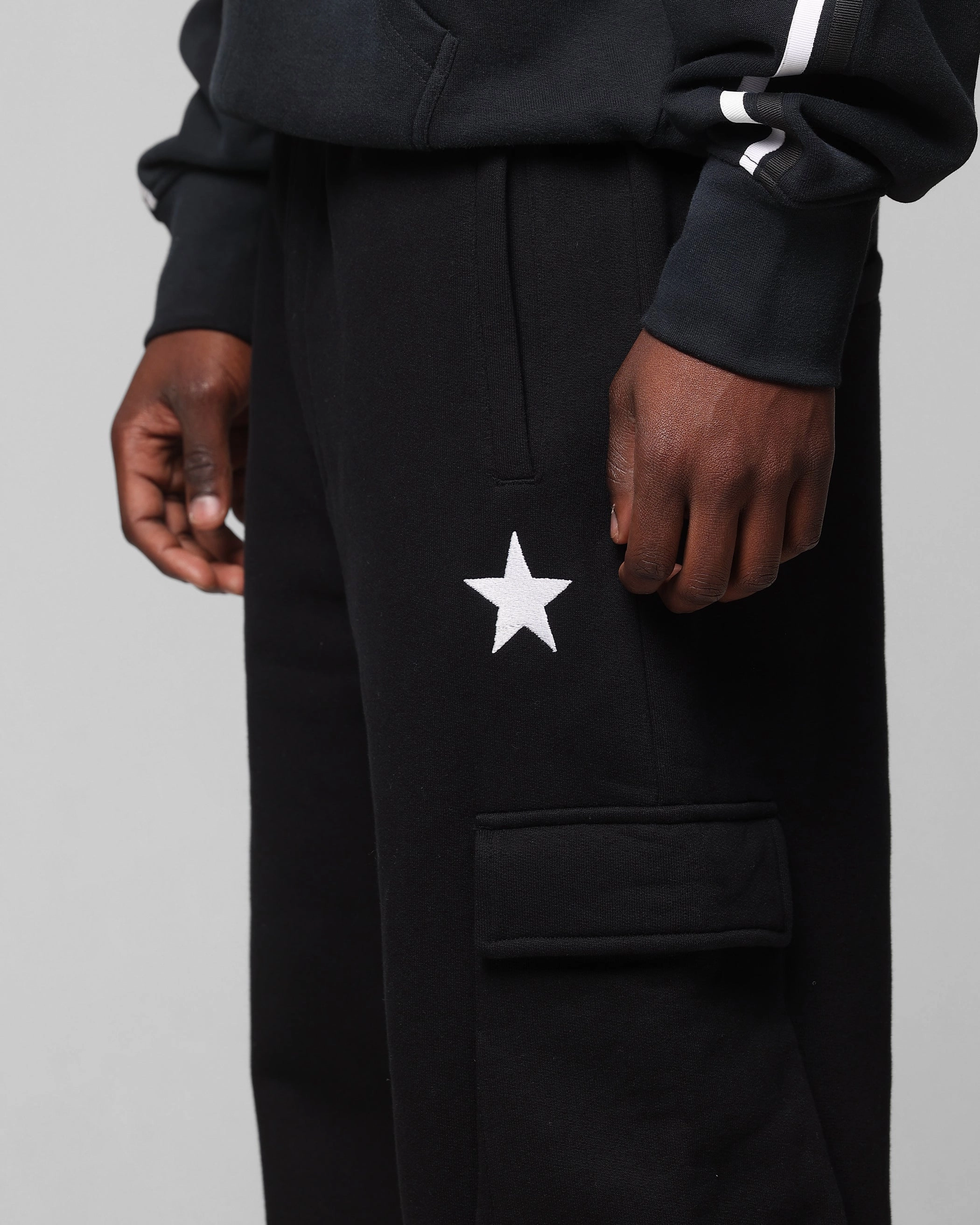 Sleek Comfort Loiter Premium Essentials Sweatpants Black/White