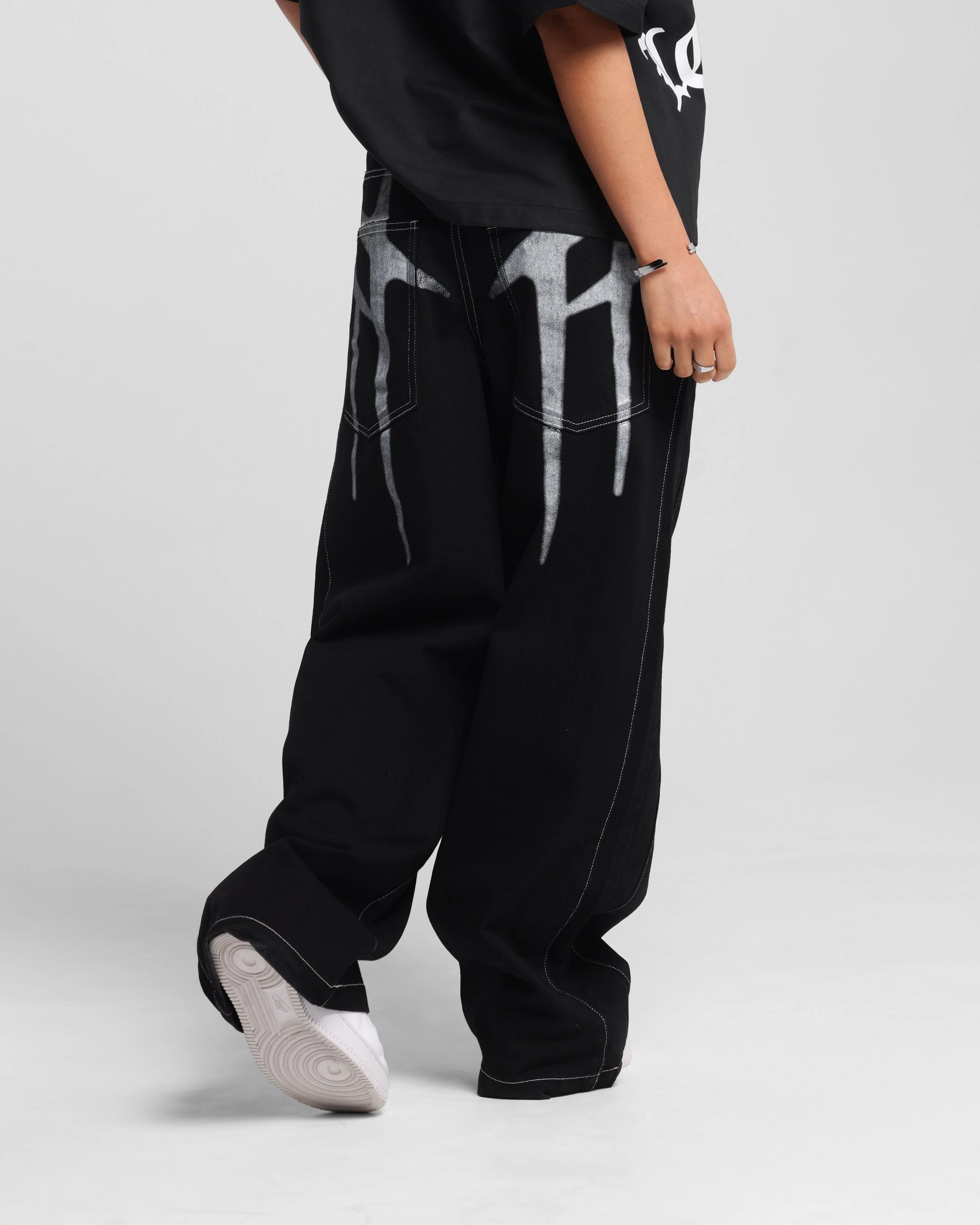 Smooth Texture Work Ready Earthy Loiter Shadow Jeans Black