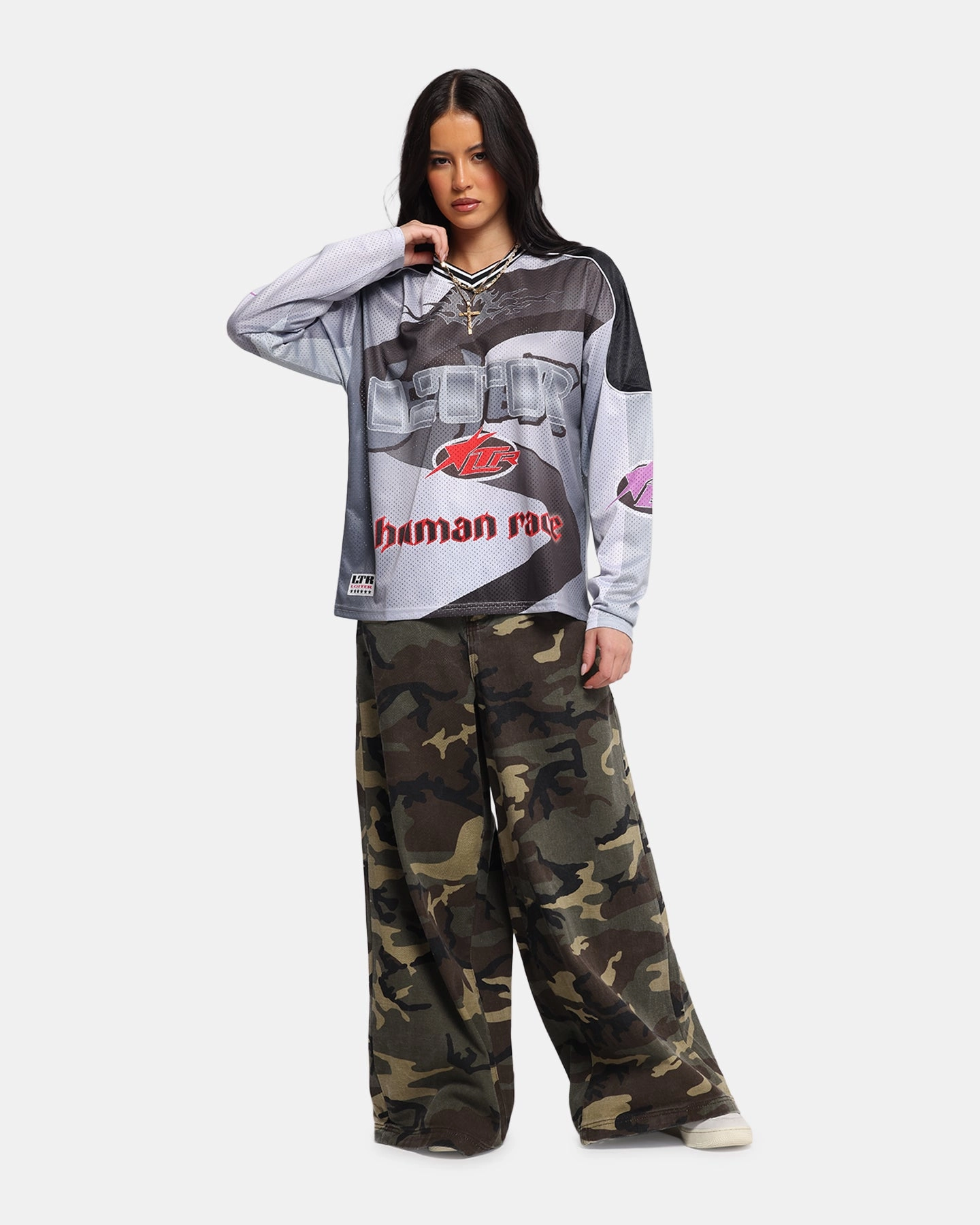 Work Meeting Trendy Modern Minimalist Outdoor Outfit Loiter Skate Jeans Woodland Camo