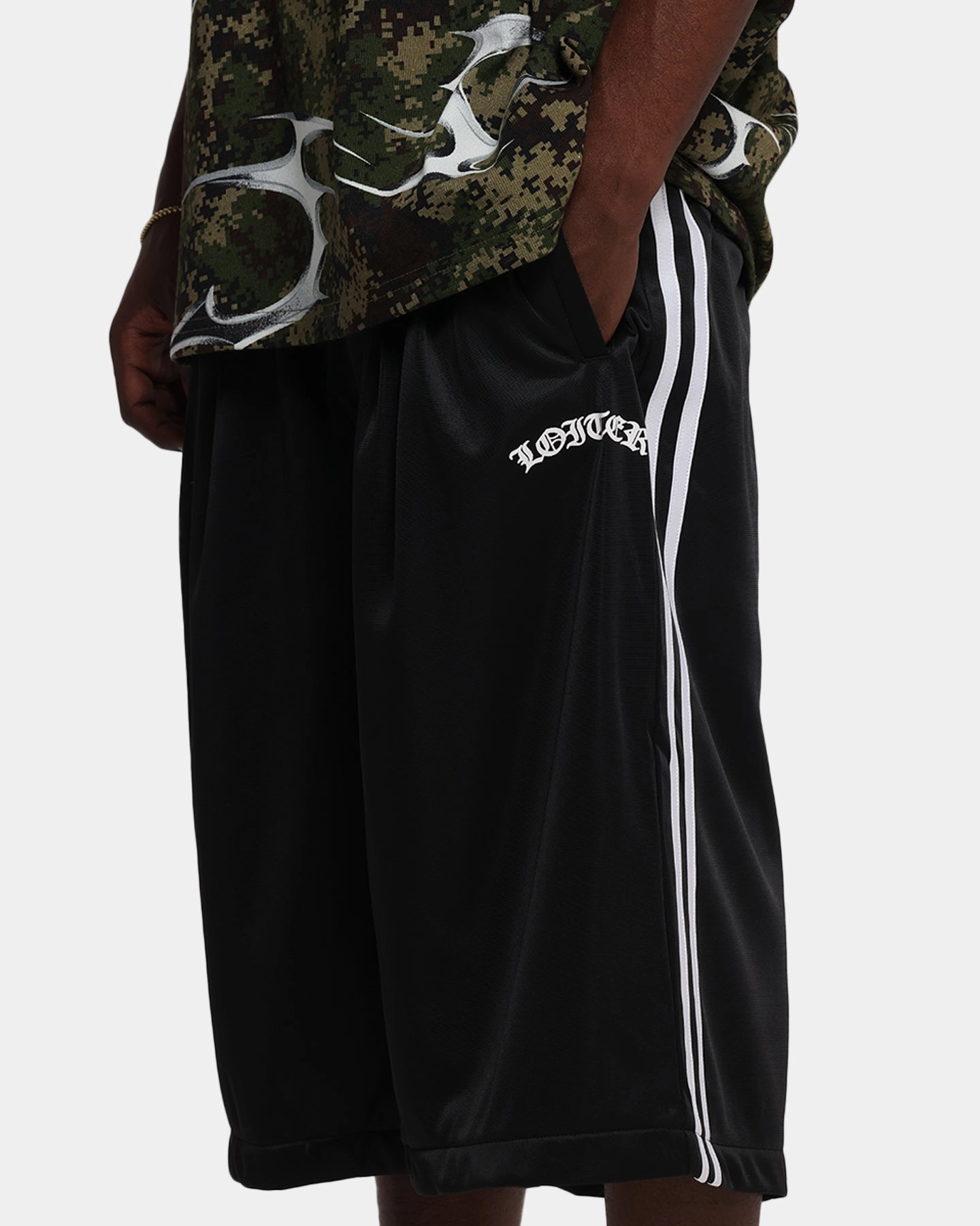 Versatile Style Loiter Track 3 Quarter Shorts Black