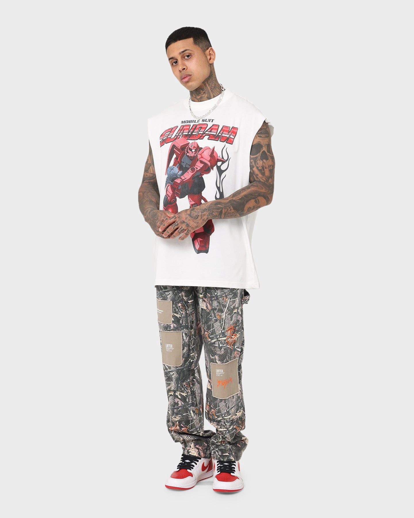 Everyday Comfort Style Outdoor Fashion Loiter X Gundam Char's Zaku Muscle T-Shirt Off White