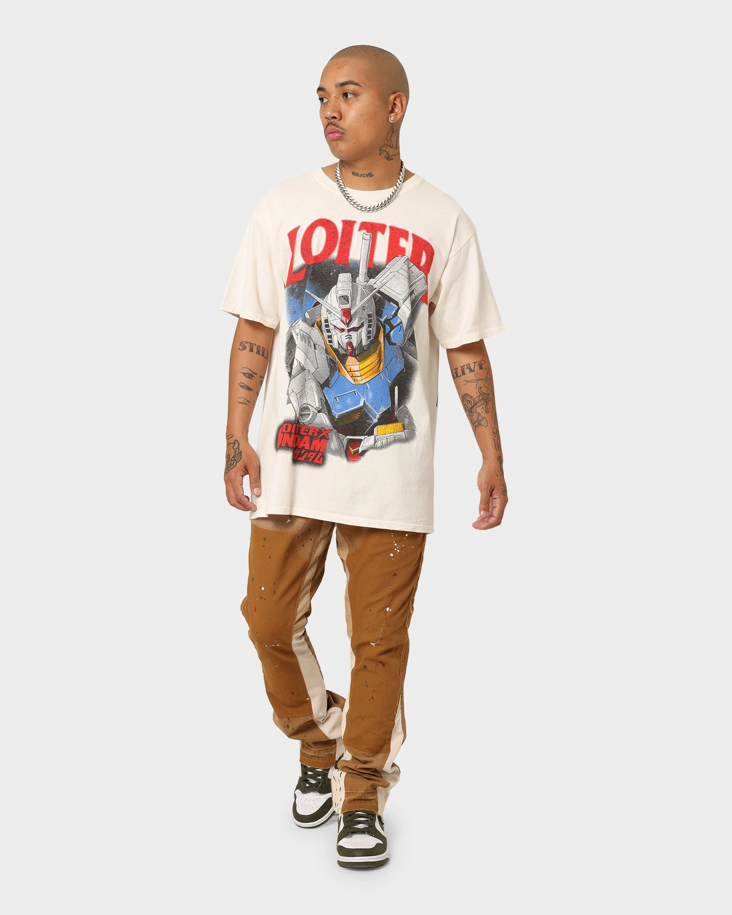 City Look Stretchable Collar Band Loiter X Gundam Gundam Vintage T-Shirt Off White