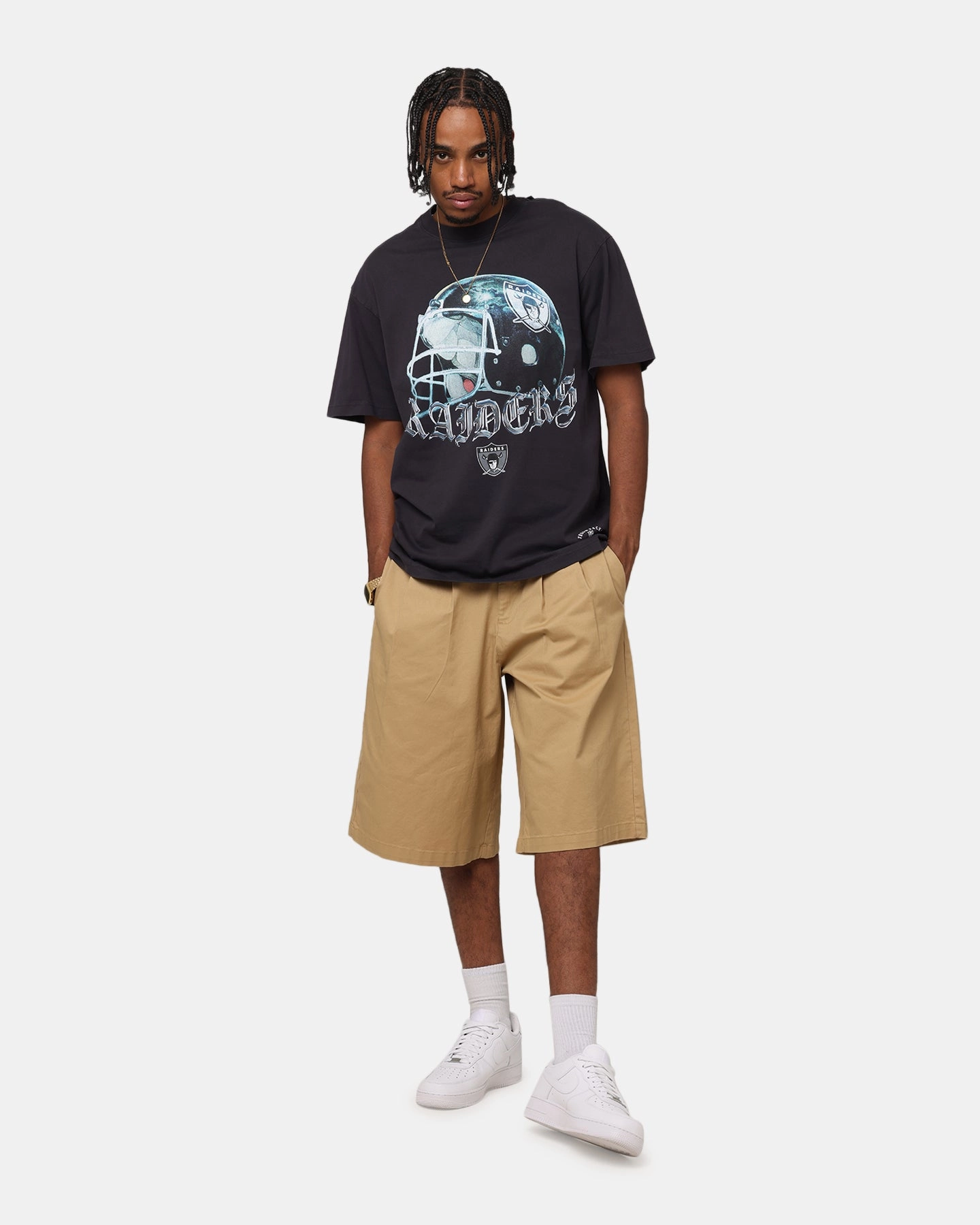 Mitchell & Ness Las Vegas Raiders Helmet T-Shirt Overdyed Black AdvancedMoistureManagement