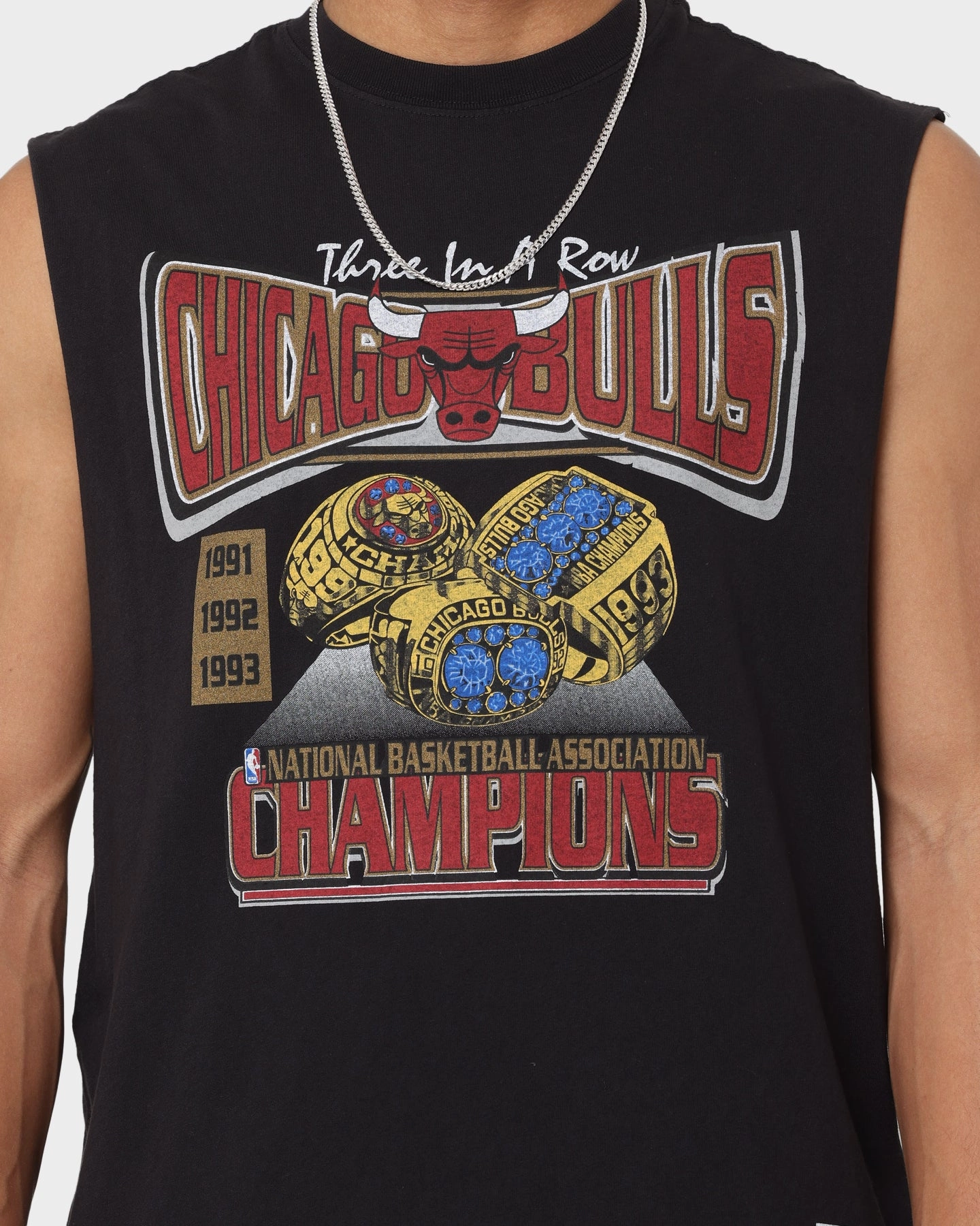 Mitchell & Ness Chicago Bulls '91-'93 Champions Muscle Vintage T-Shirt Faded Black Curved Hem comfortable top