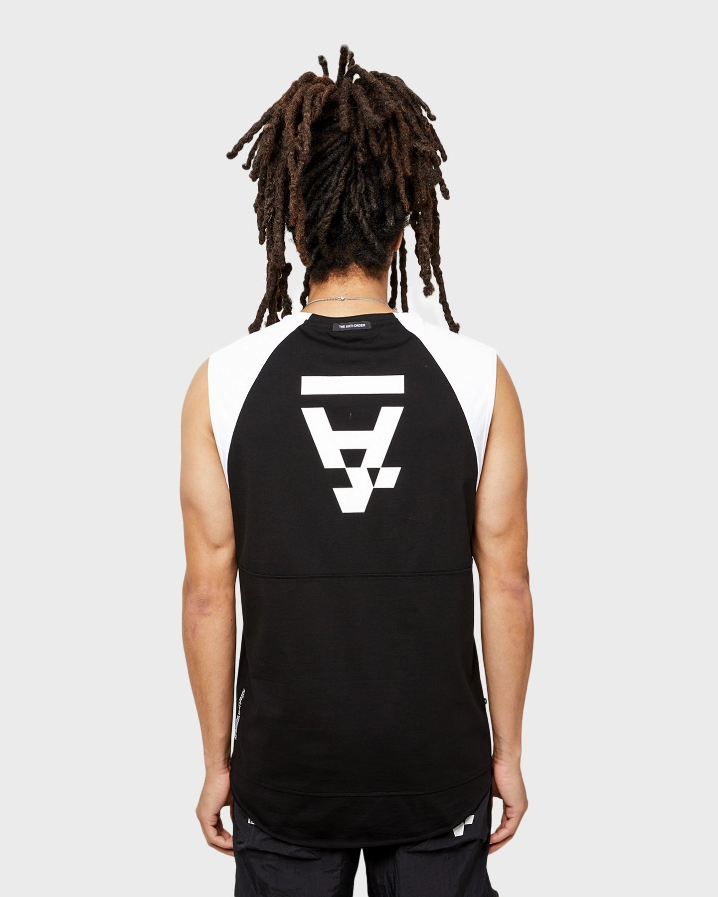 Easy-to-Match The Anti Order Unknown Singlet Black/White