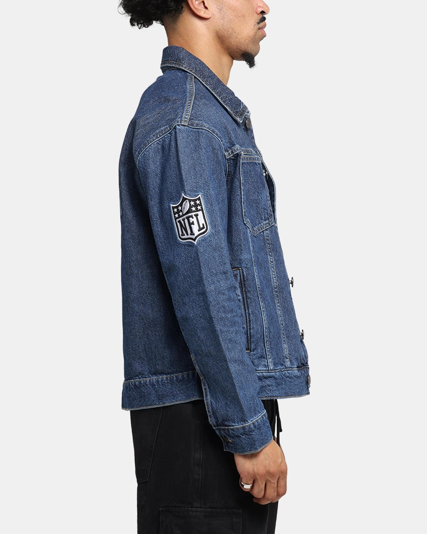 Outdoor Ease tag New Era Las Vegas Raiders NFL Denim Jacket Dark Blue