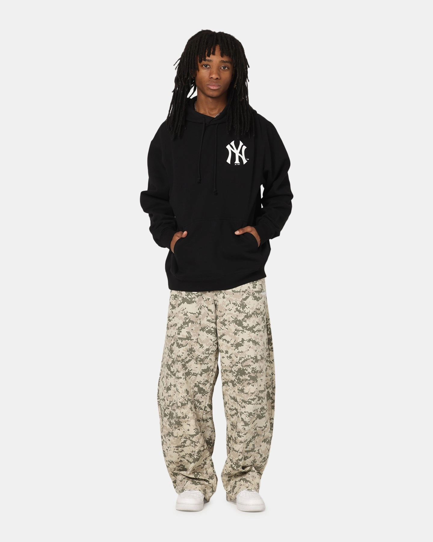 Majestic Athletic New York Yankees Champs Serial Mono Hoodie Black Air Comfort