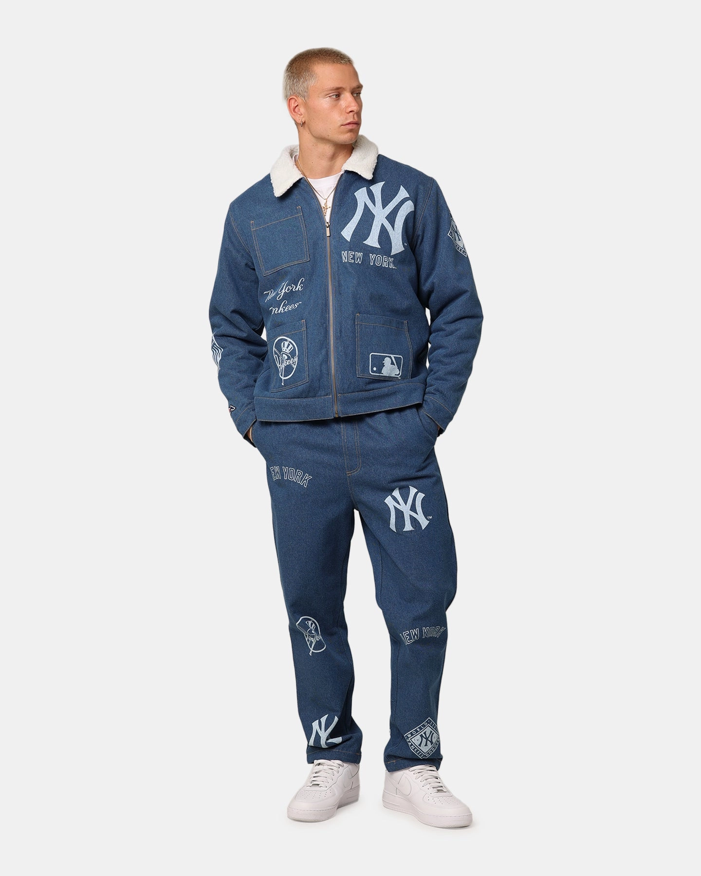 Cravat Majestic Athletic New York Yankees Etched Denim Shacket Washed Blue Denim