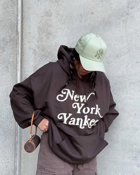Non Bulky Design Minimize Majestic Athletic New York Yankees Team Stack Script Hoodie Dark Chocolate