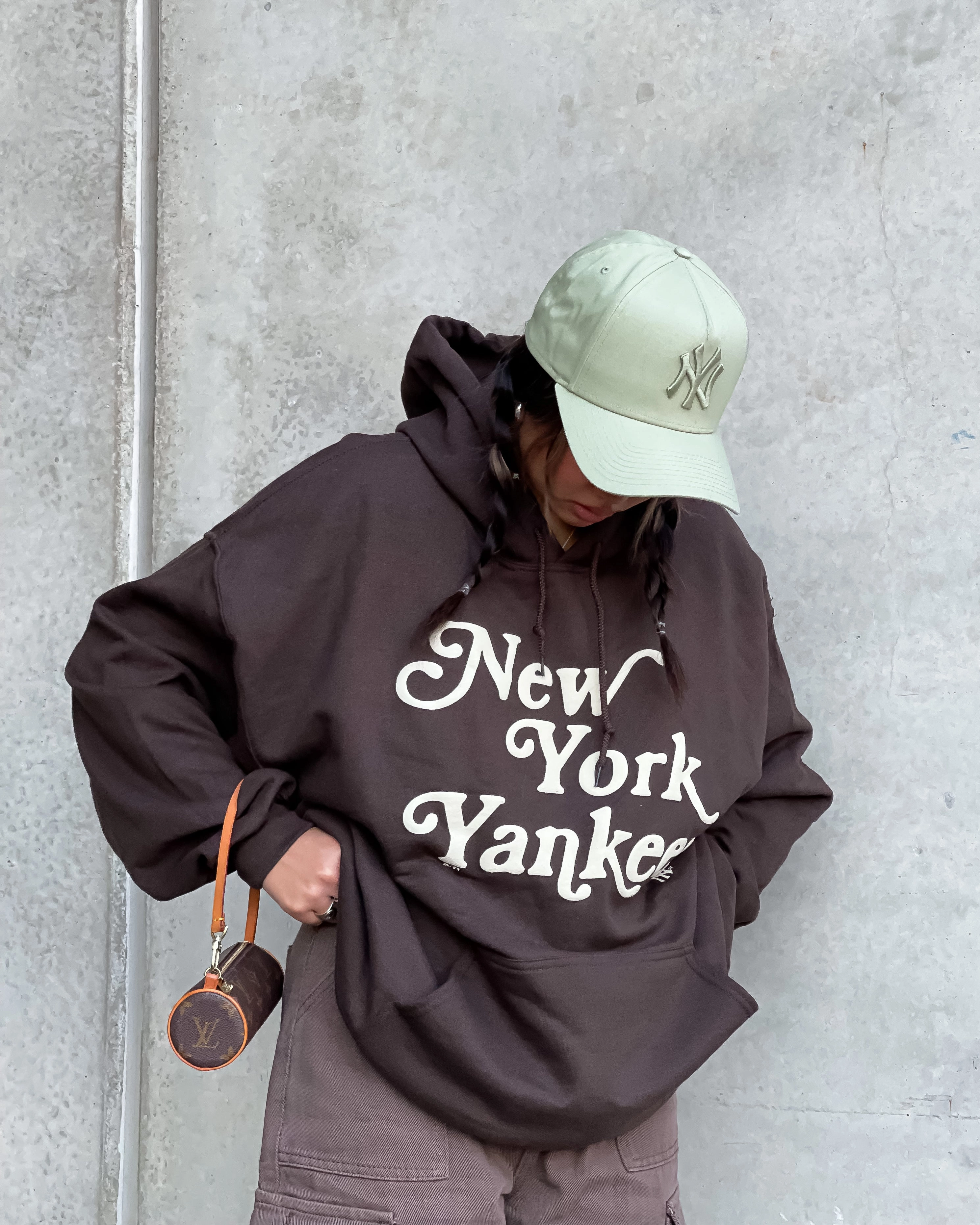 Non Bulky Design Minimize Majestic Athletic New York Yankees Team Stack Script Hoodie Dark Chocolate