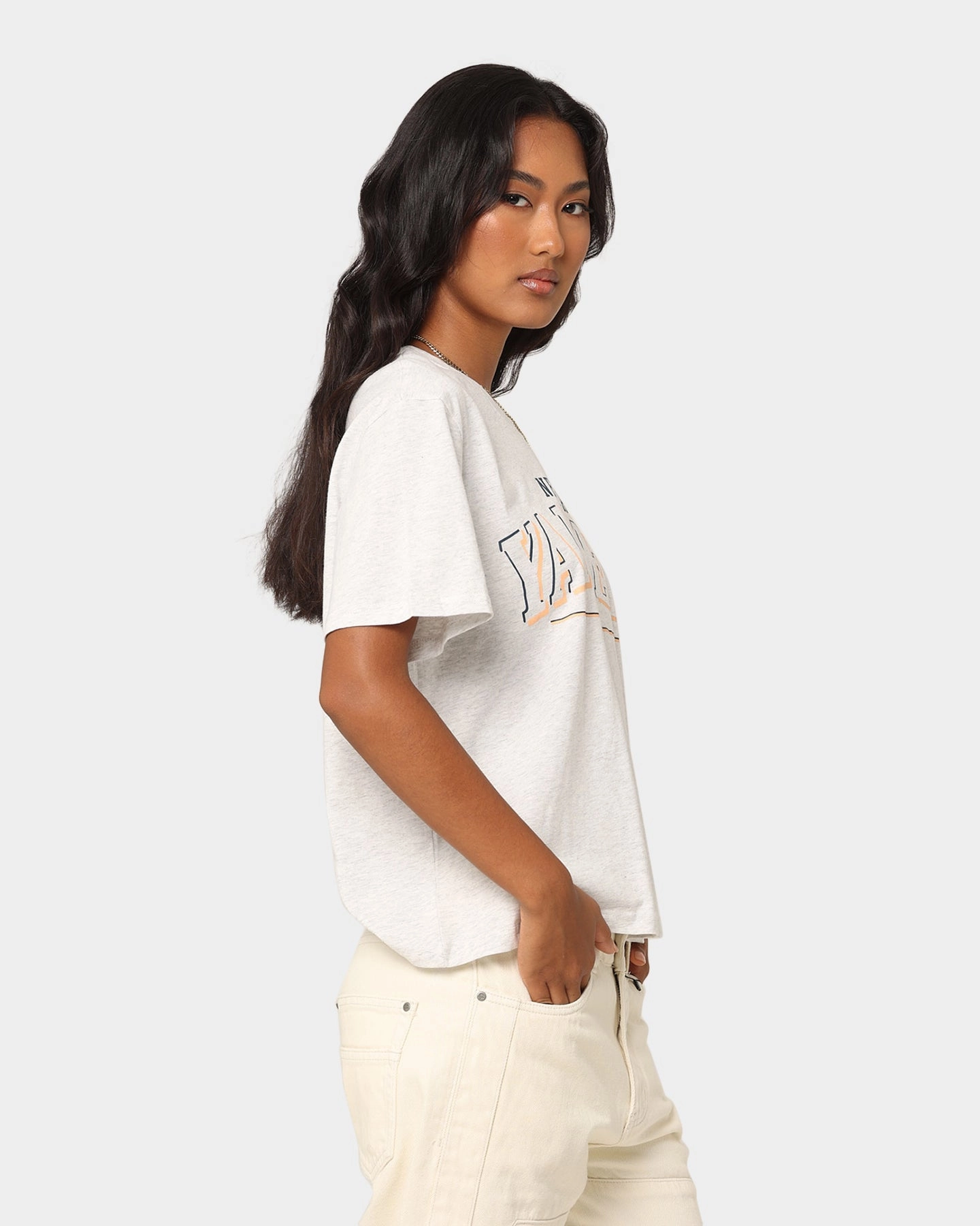 Comfortable Layer Garment Dyed Finish Majestic Athletic Women's New York Yankees Boxy T-Shirt Vintage White Marle