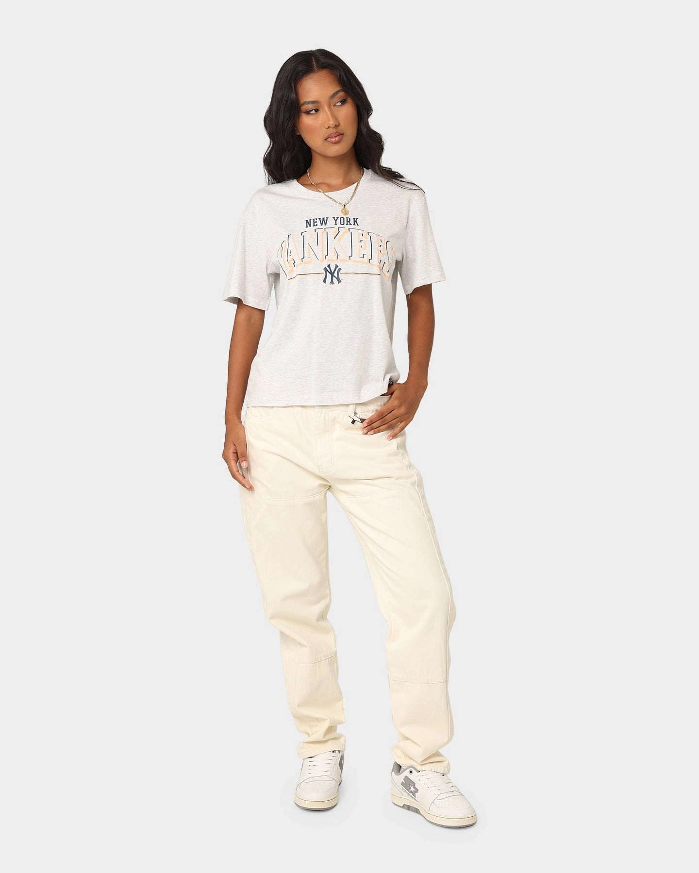 Majestic Athletic Women's New York Yankees Boxy T-Shirt Vintage White Marle Active Comfort Wear
