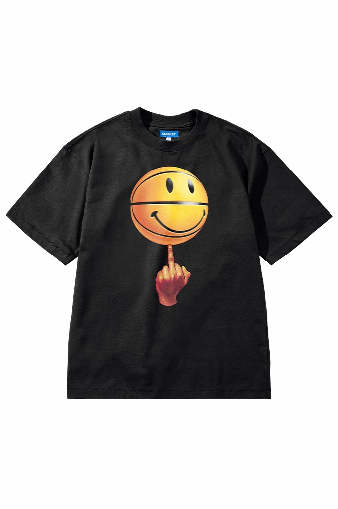 V neck elegance Market Studios Smiley Good Game Tee