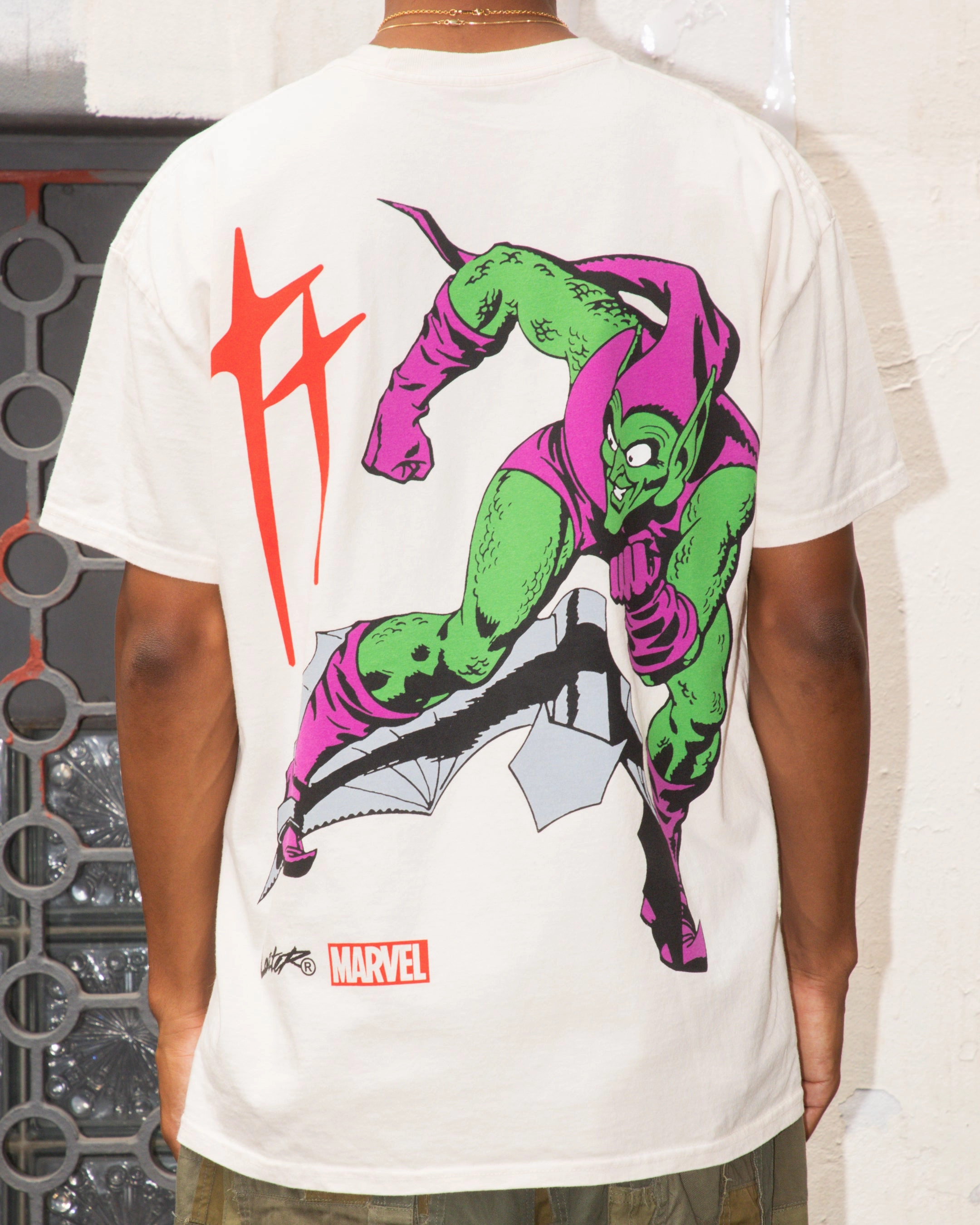 Simple and Cozy Marvel Spider-Man Green Goblin T-Shirt Off White