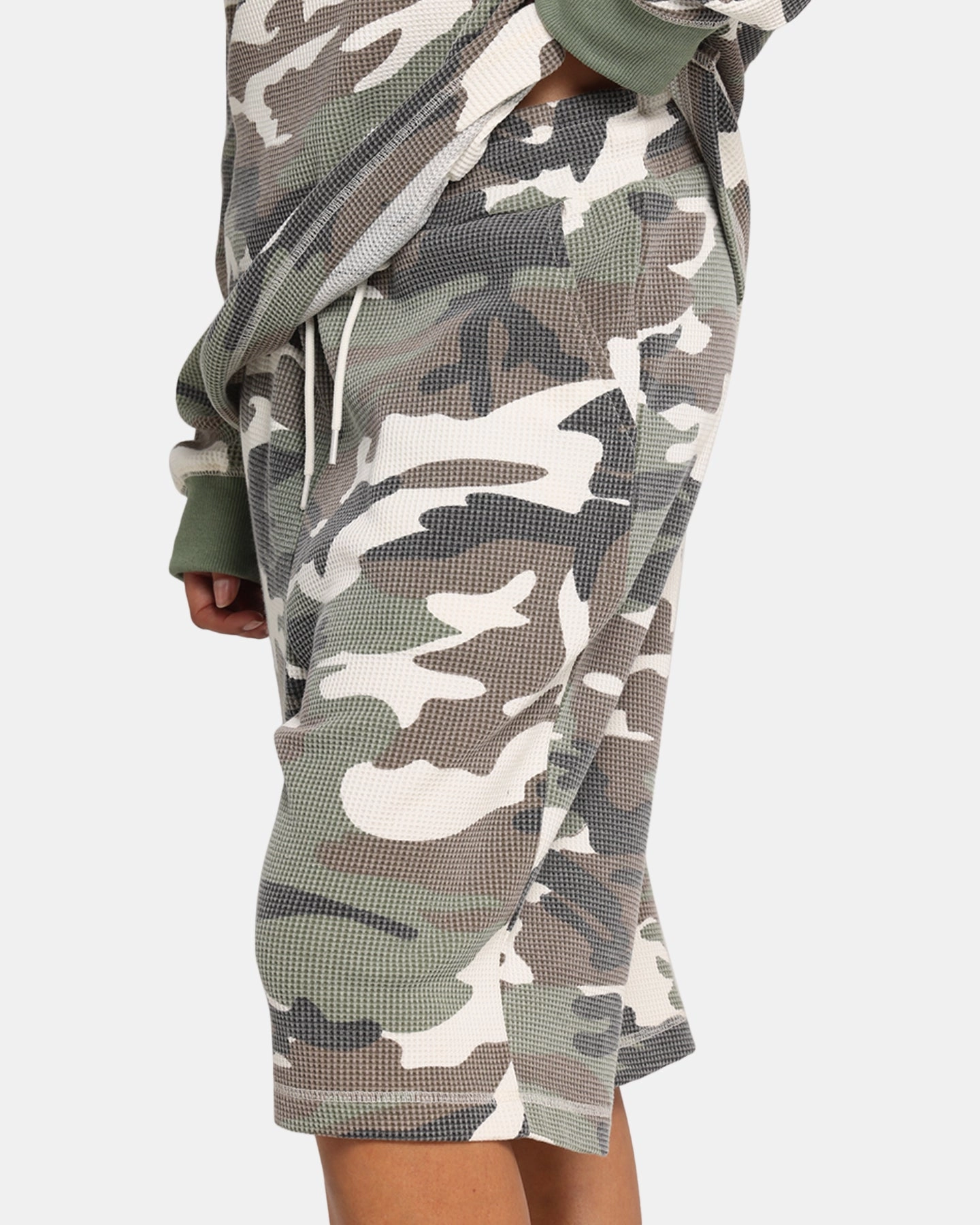 High-End Option XXIII Printed Thermal Shorts Camo