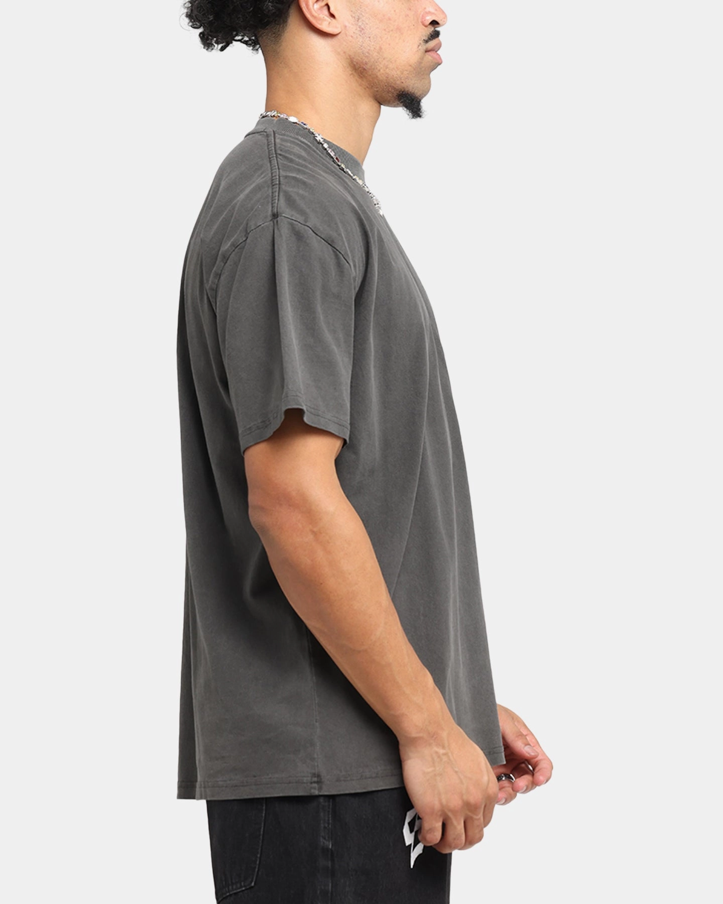 Essential Piece Daily Trend Look Saint Morta Black Doves Boxy T-Shirt Black Wash