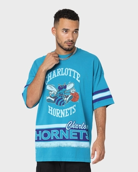 Mitchell & Ness Charlotte Hornets Vintage Conference T-Shirt Faded Teal Easy Fit Versatile Piece