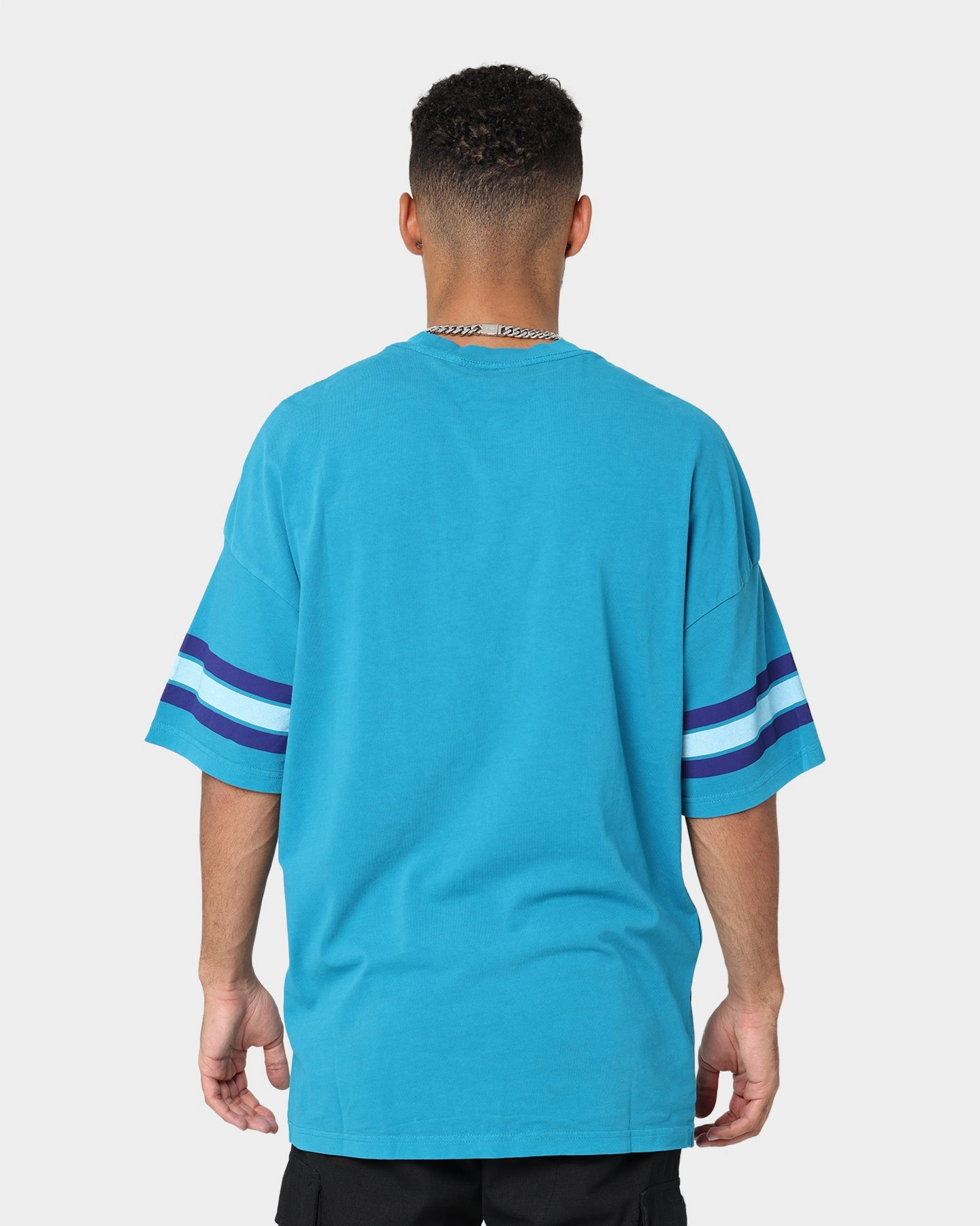 Perfect Fit Wear Mitchell & Ness Charlotte Hornets Vintage Conference T-Shirt Faded Teal