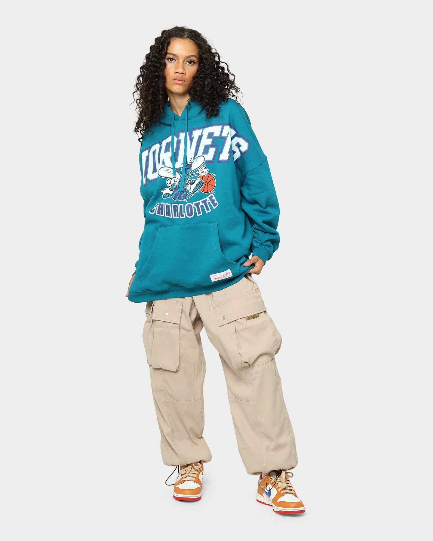 Active Protection Hazard Mitchell & Ness Charlotte Hornets XL Arch Hood Faded Teal