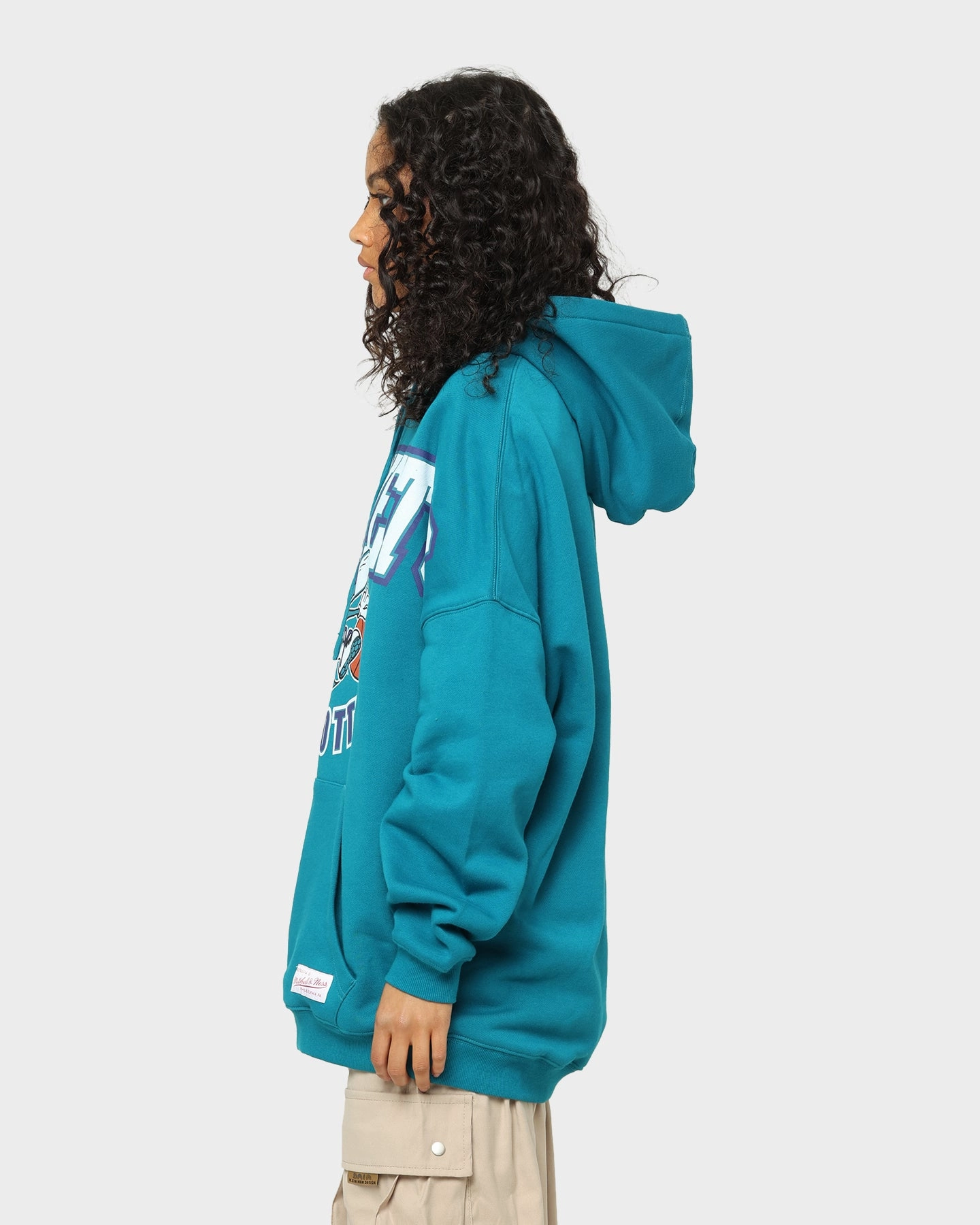 snag resistant college Mitchell & Ness Charlotte Hornets XL Arch Hood Faded Teal