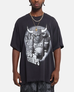 Mitchell & Ness Chicago Bulls 4-Time Champions T-Shirt Overdyed Black Soft Touch Texture
