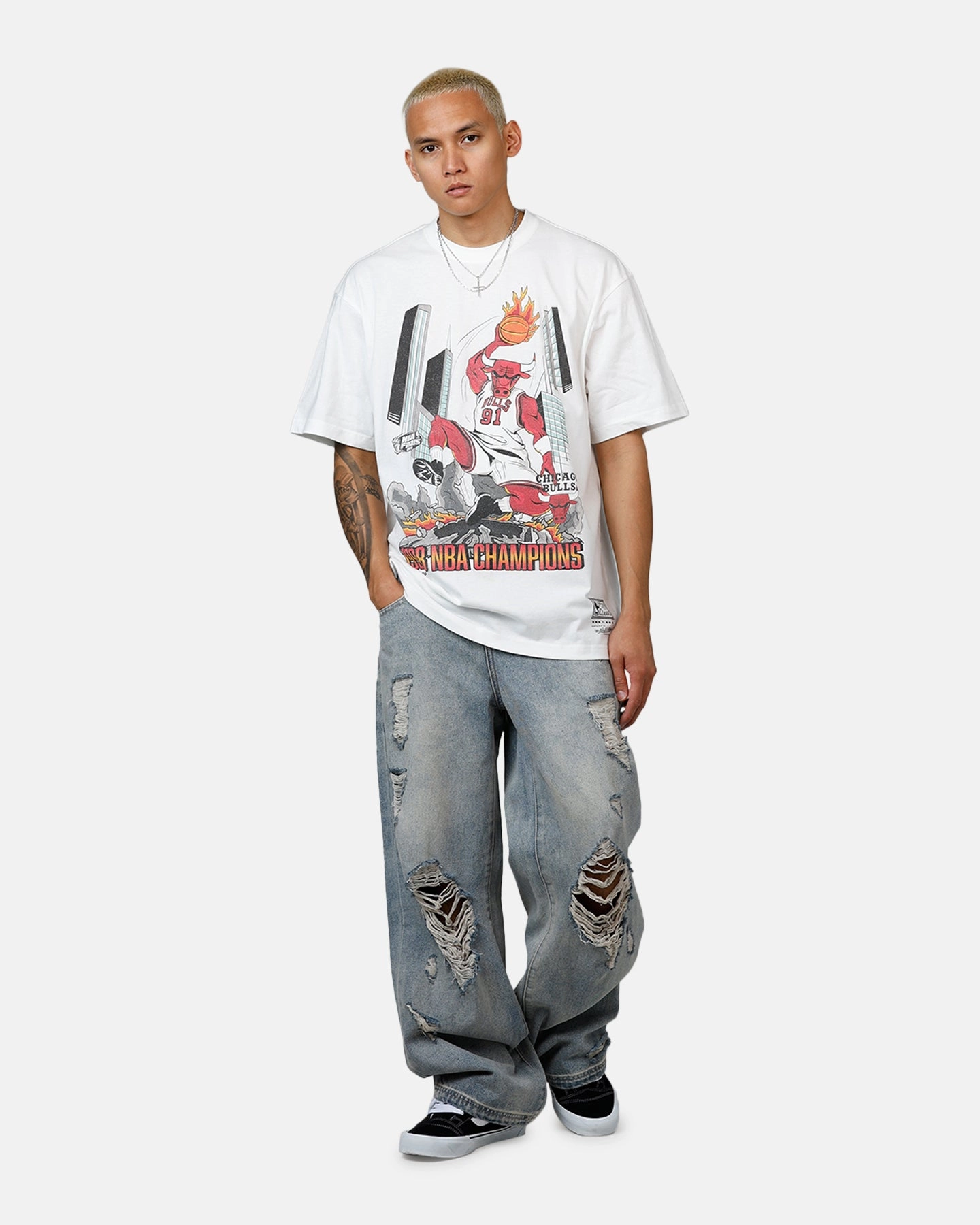 Classic Outfit Mitchell & Ness Chicago Bulls Board Beaker T-Shirt Vintage White