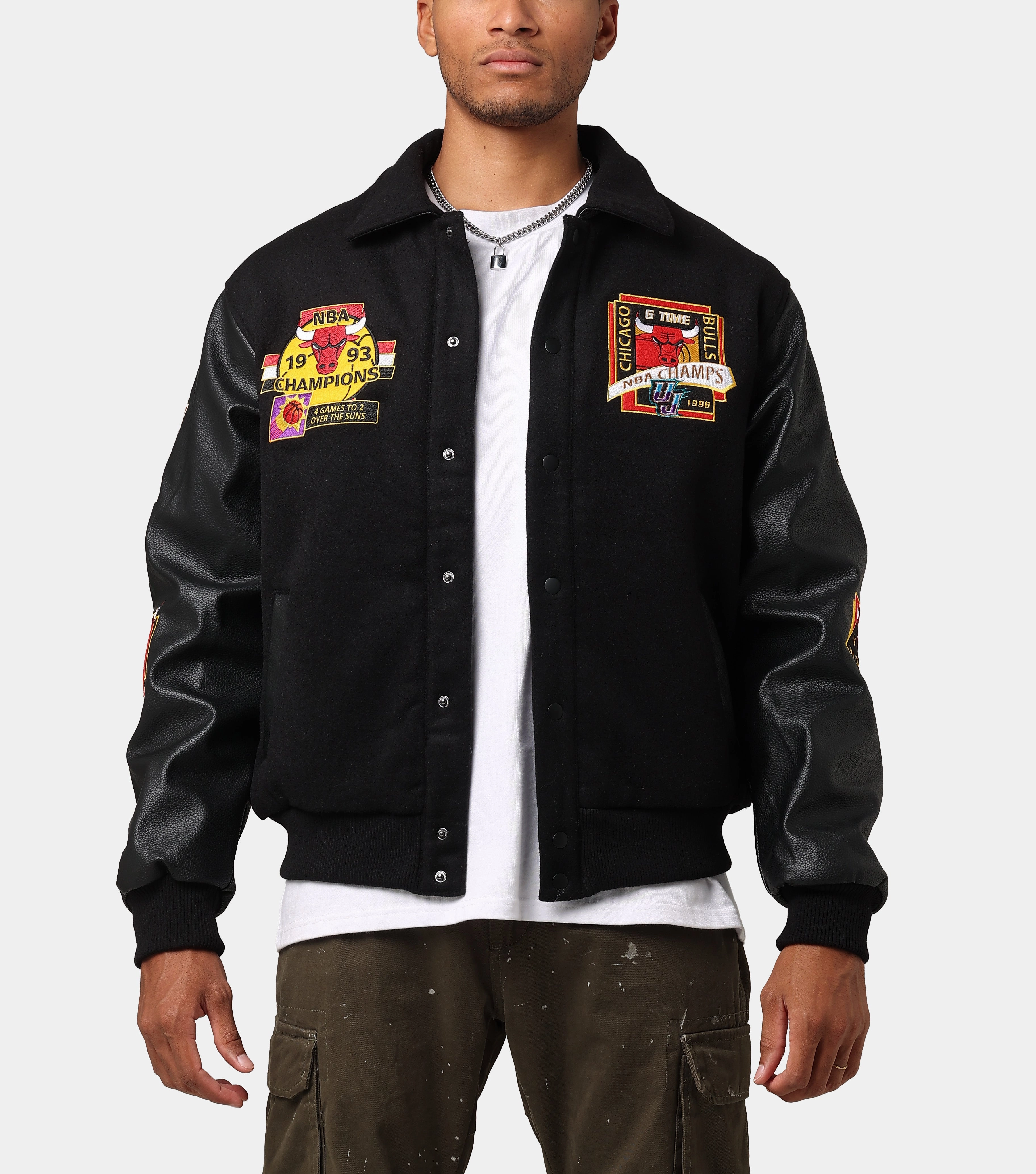 Functional Outerwear Mitchell & Ness Chicago Bulls Dynasty Jacket Black