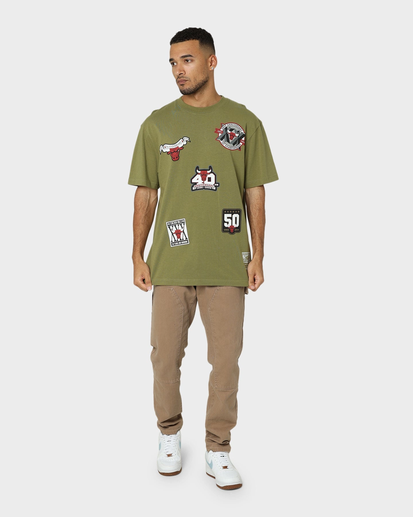 Mitchell & Ness Chicago Bulls Flight T-Shirt Faded Olive Recycled Material