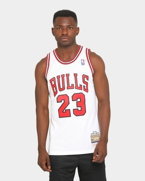 Mitchell & Ness Chicago Bulls Michael Jordan '97-'98 #23 Authentic NBA Jersey White Tubular Knit Structure