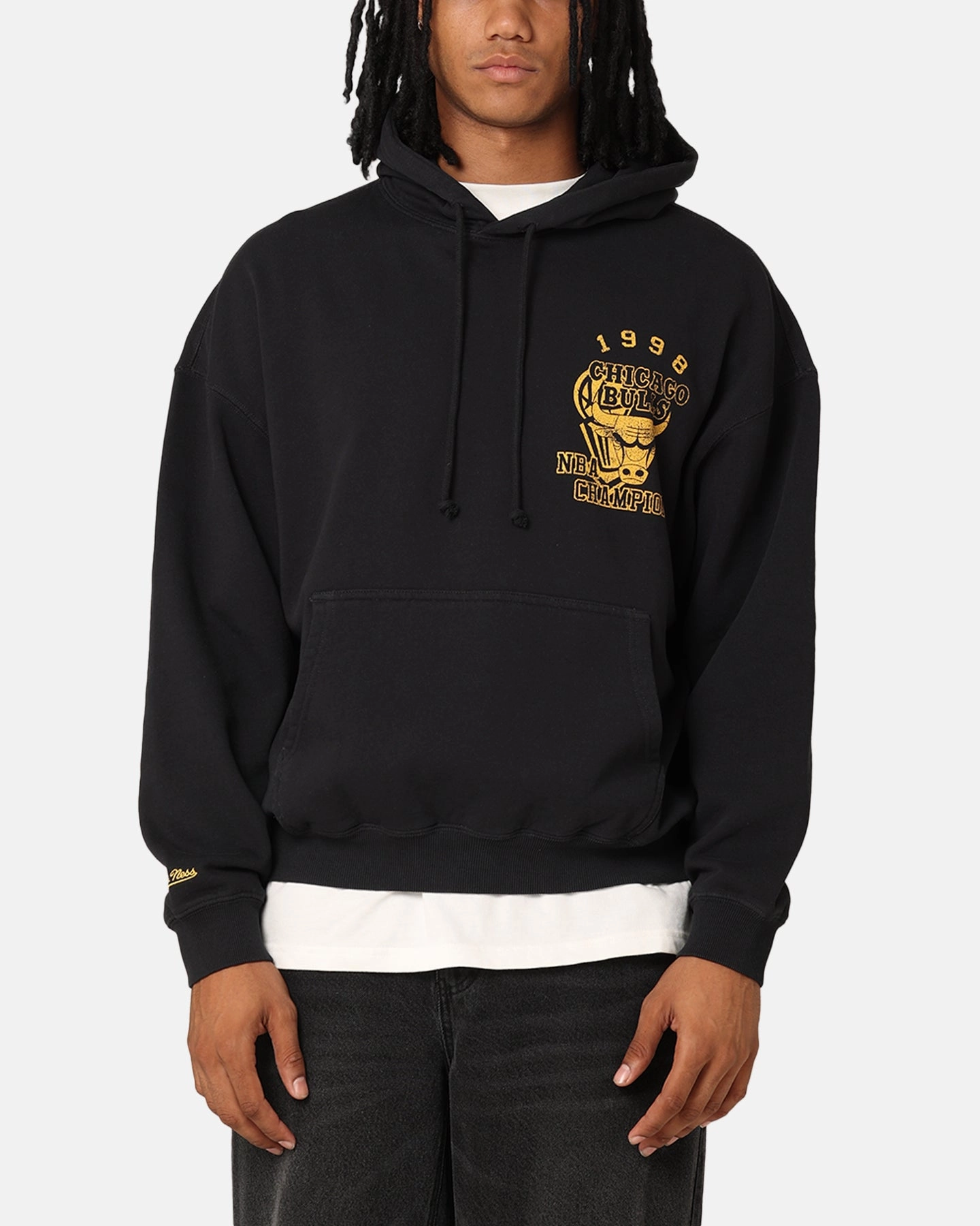 complementary item Mitchell & Ness Chicago Bulls Rings Hoodie Faded Black