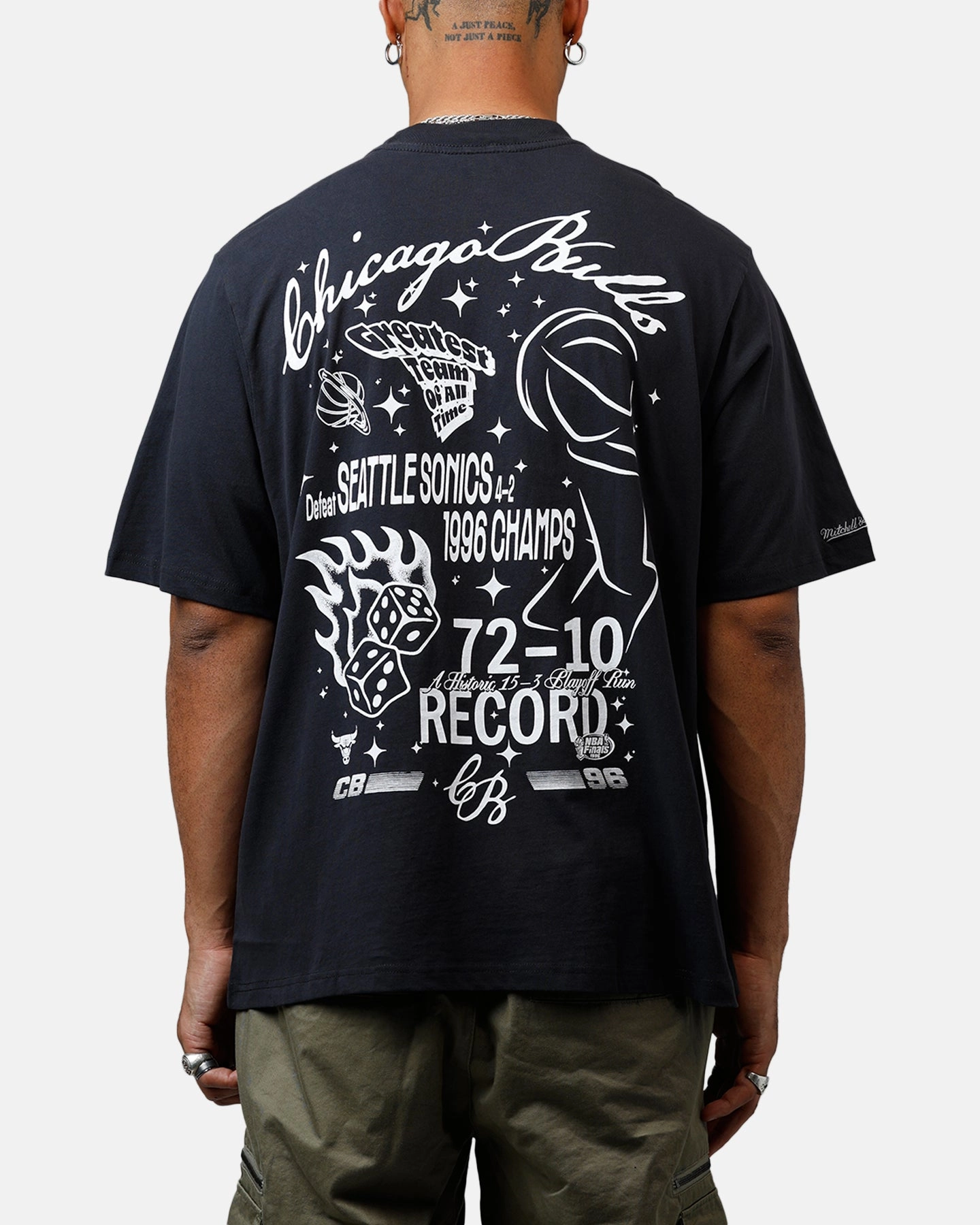 Fashion-Forward Fit discount offer Mitchell & Ness Chicago Bulls Roll The Dice T-Shirt Overdyed Black