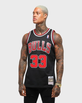 Summer Ready Mitchell & Ness Chicago Bulls Scottie Pippen #33 Alt 97-98 Swingman NBA Jersey Black