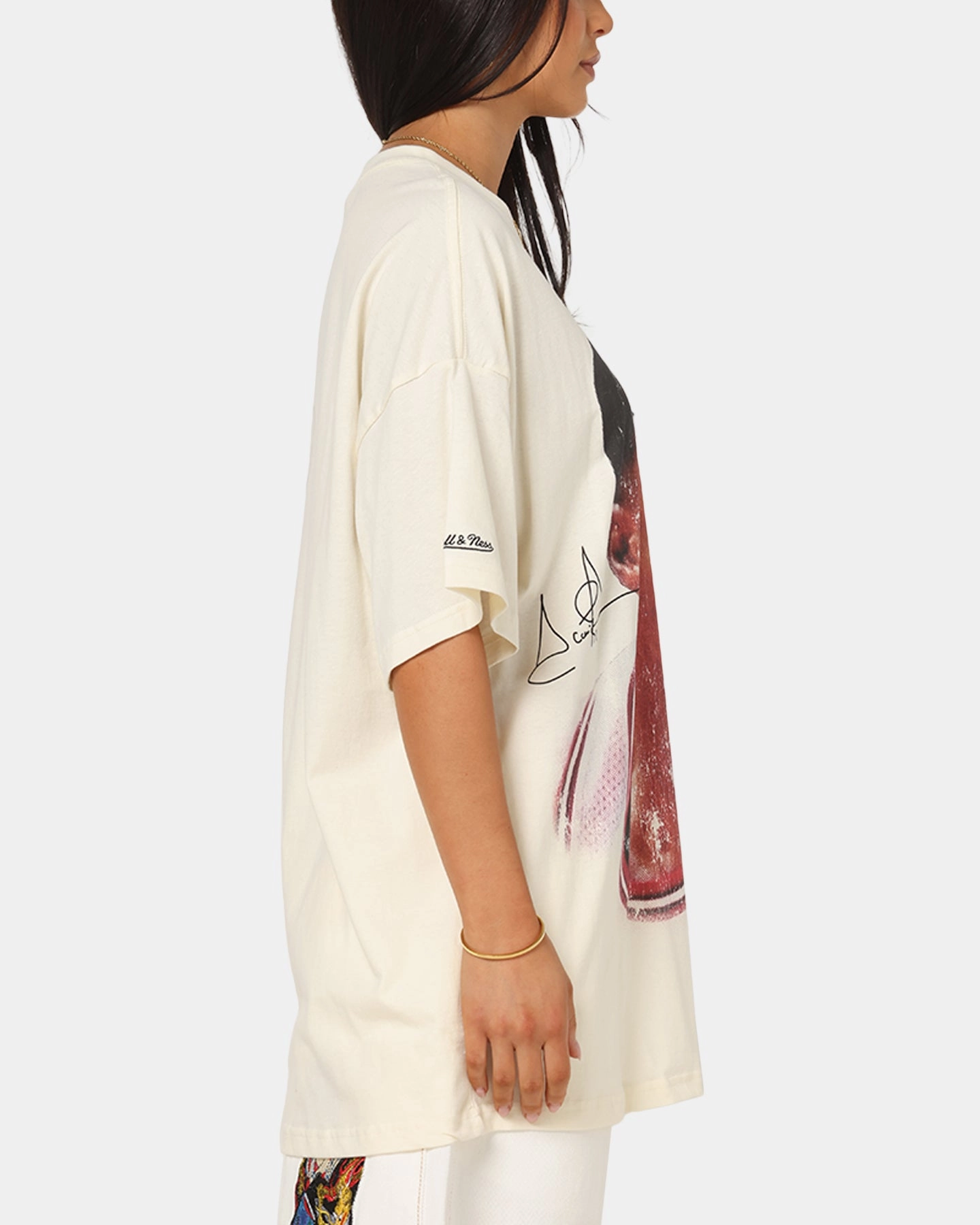 Timeless Layer Mitchell & Ness Chicago Bulls Scottie Pippen Big Head T-Shirt Egret