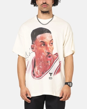 Mitchell & Ness Chicago Bulls Scottie Pippen Big Head T-Shirt Egret Stylish Layering