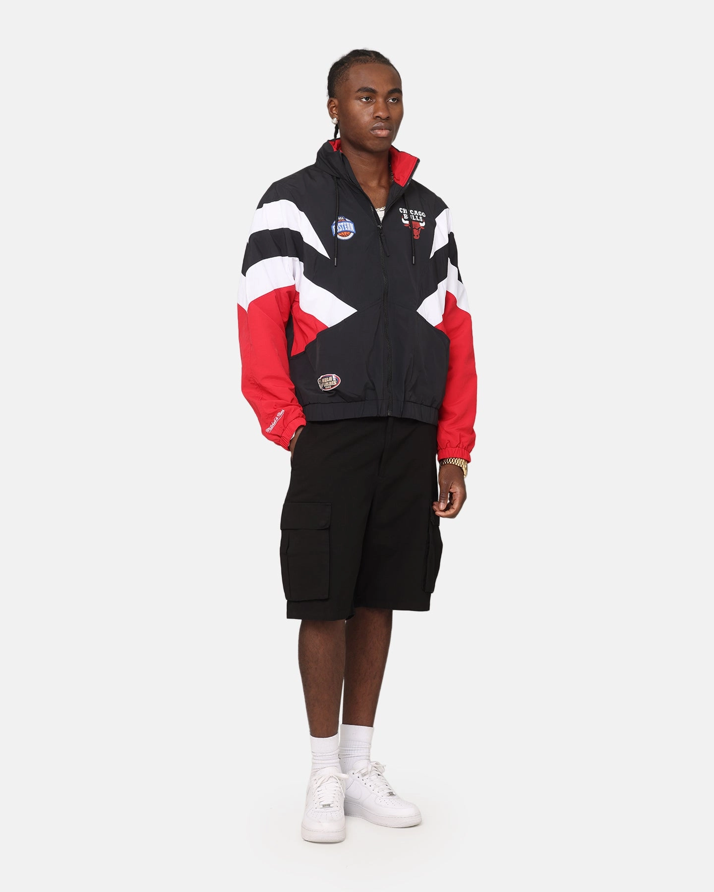 mountain scene online purchase Mitchell & Ness Chicago Bulls Spray Jacket Black/Red